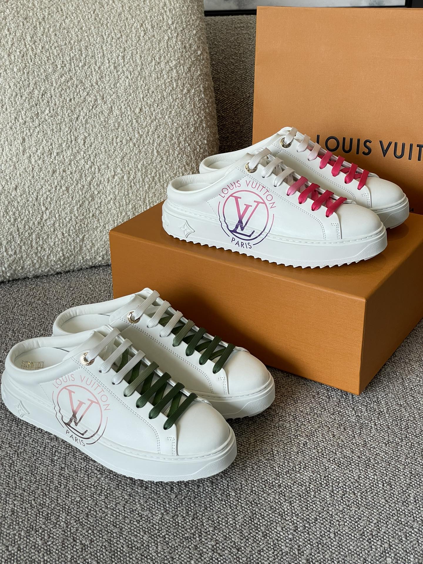 Louis Vuitton TIME OUT TRAINERS 1 - vstockx