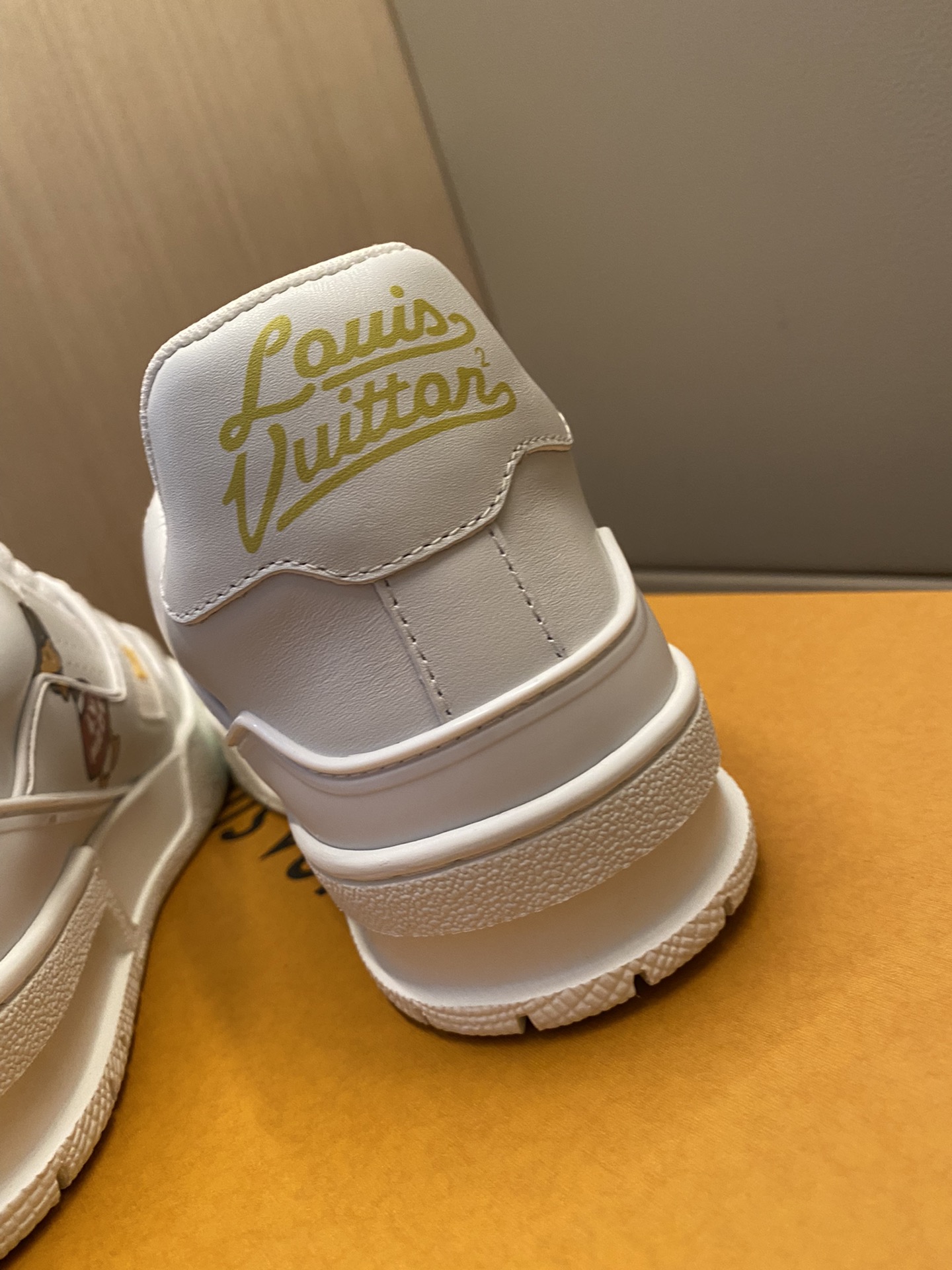 Louis Vuitton LV TRAINERS SNEAKER 9 - vstockx