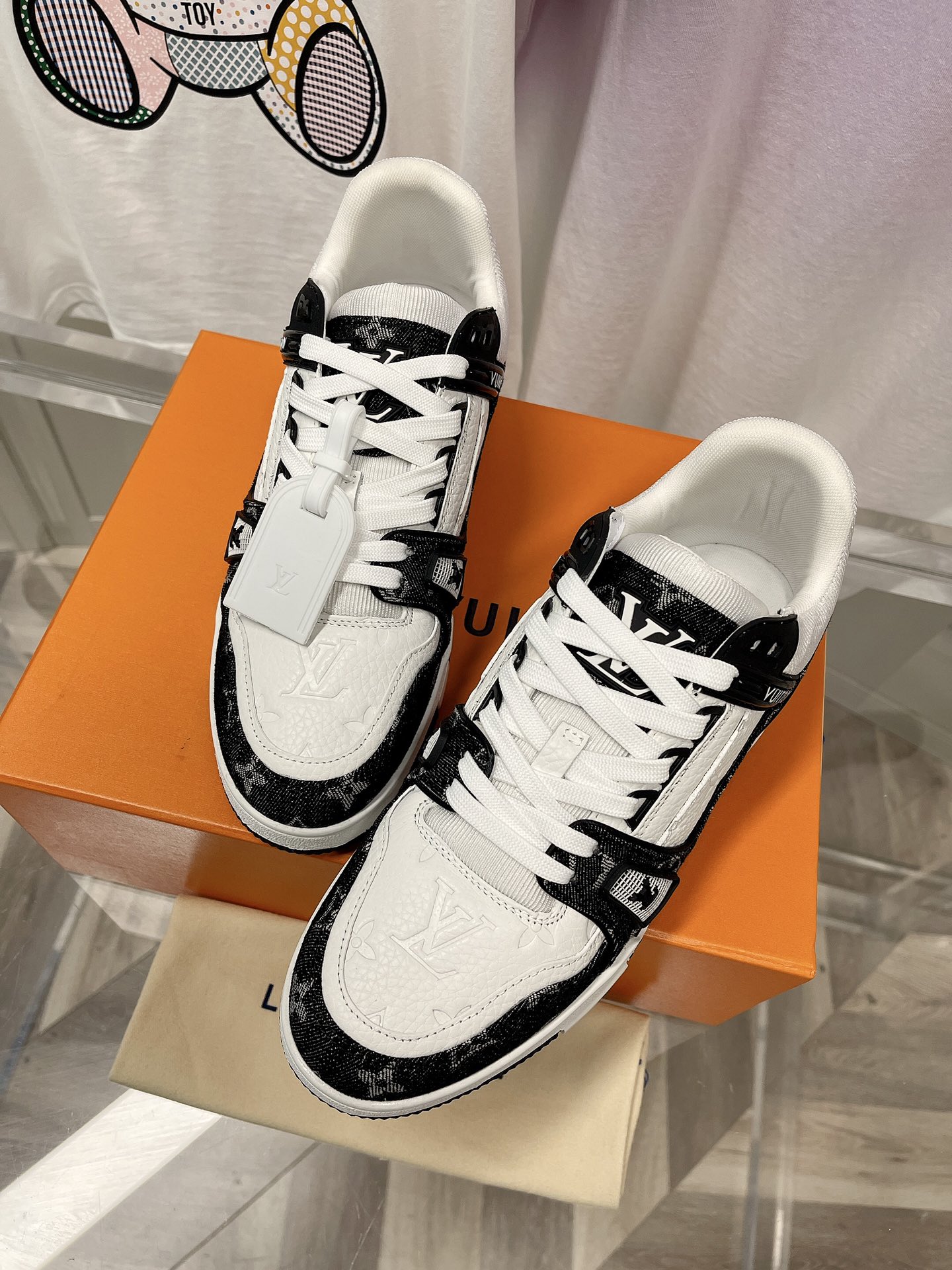 Louis Vuitton LV TRAINERS SNEAKER 2 - vstockx