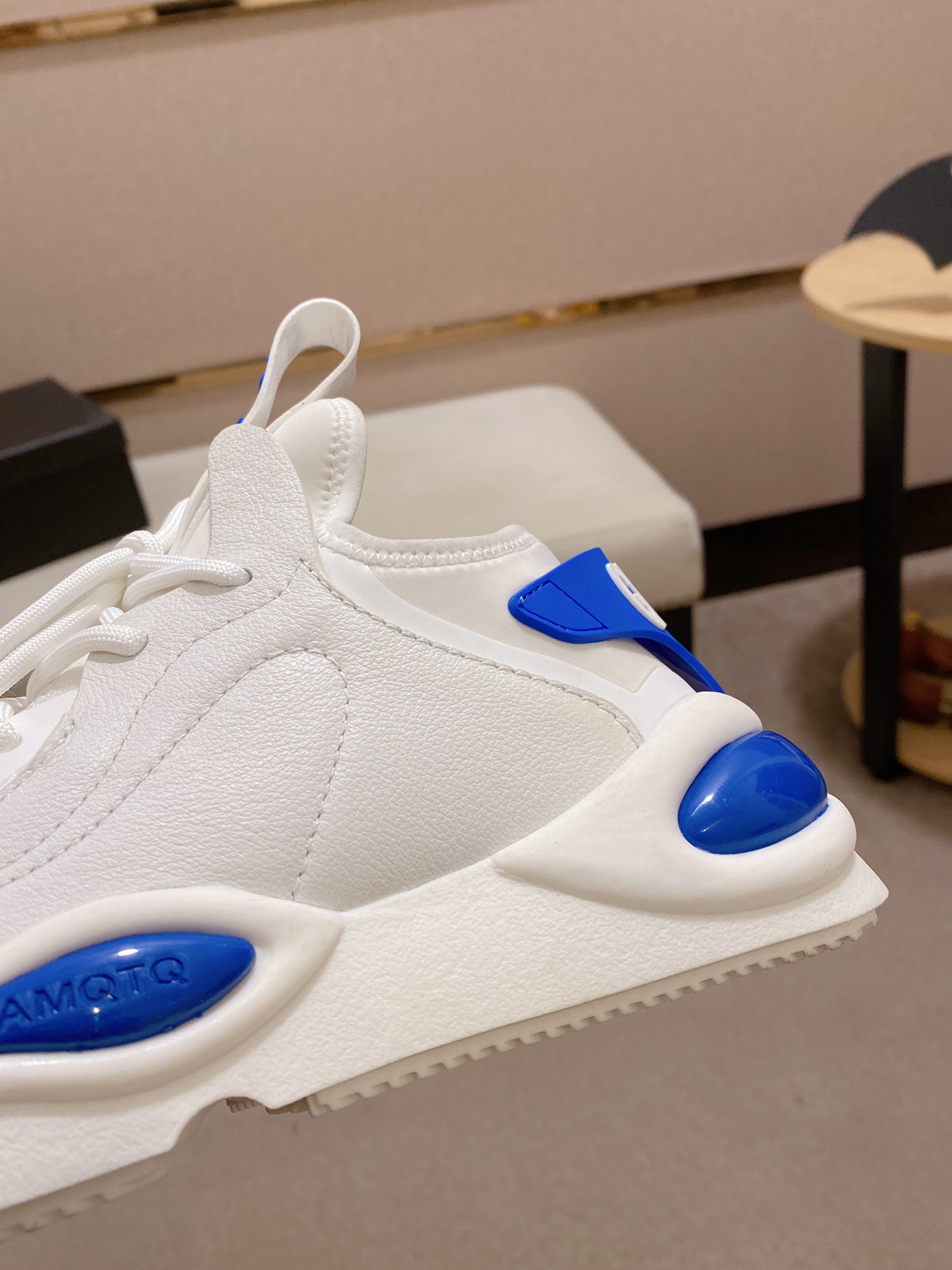 Y-3 Kaiwa Lace-Up Sneakers 1 - vstockx