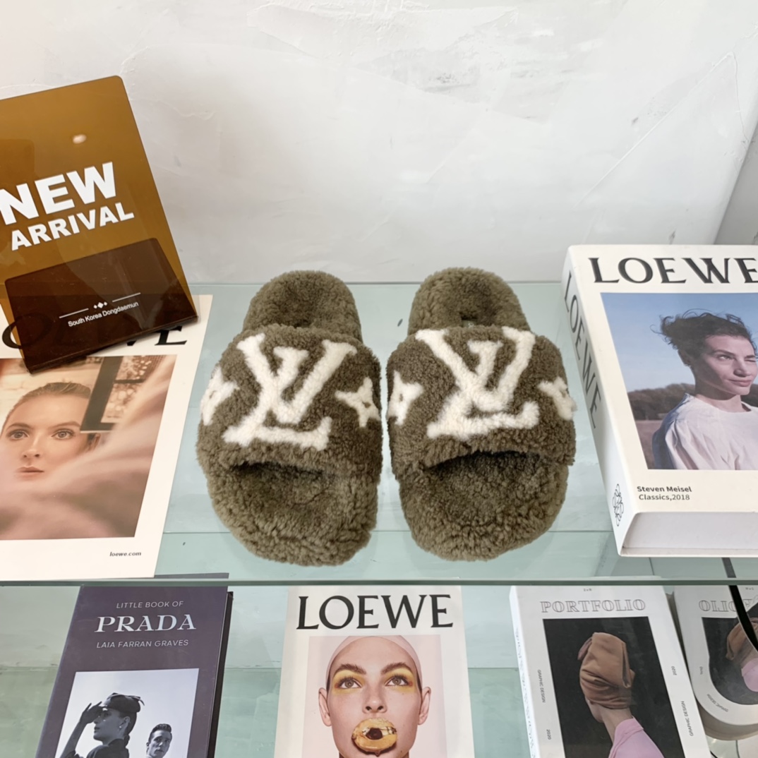 Louis Vuitton GLORIA FLAT LOAFERS WOMEN 12 - vstockx