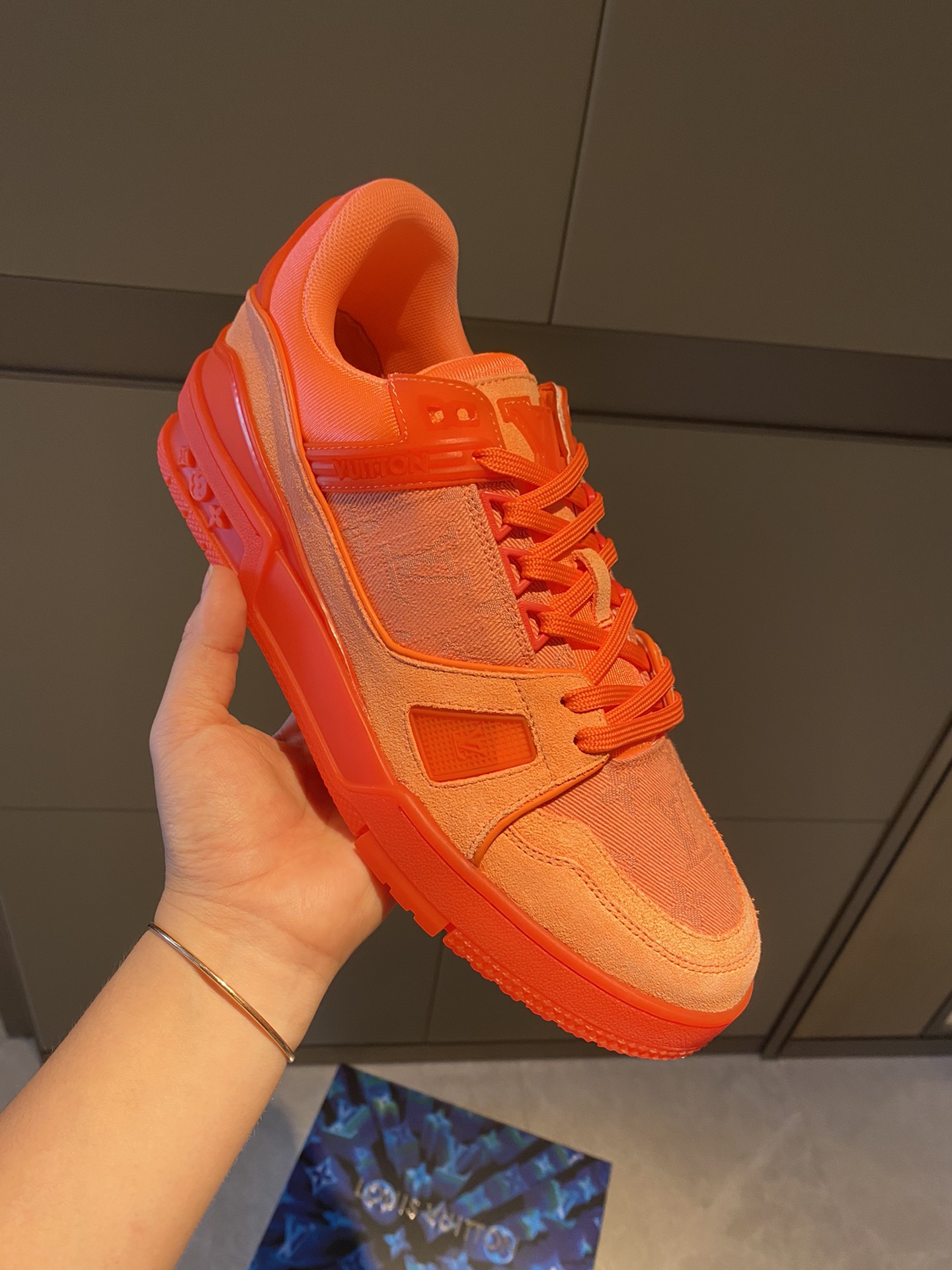 Louis Vuitton LV TRAINERS SNEAKER 9 - vstockx