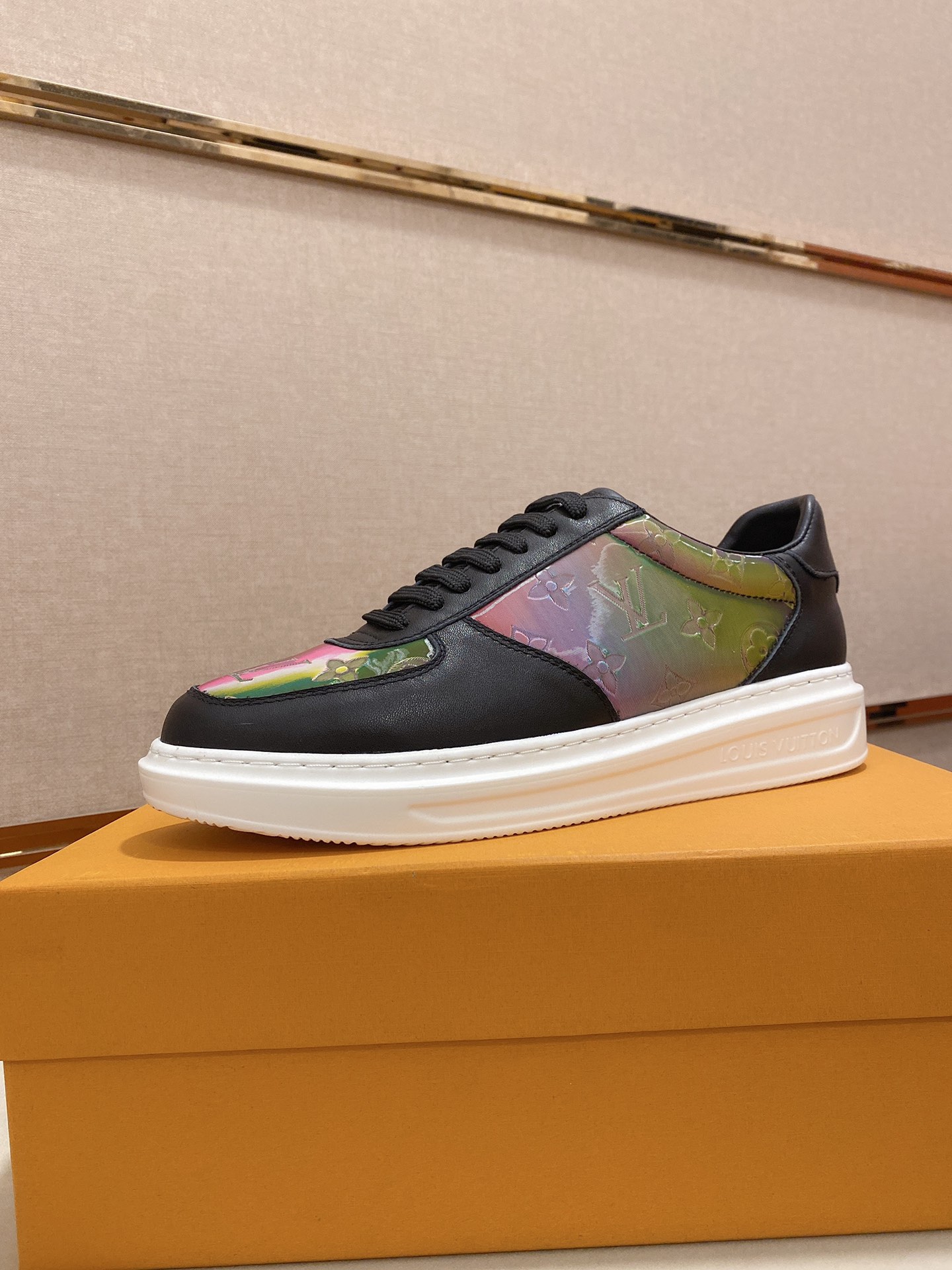 Louis Vuitton Low Top sneaker 117 - vstockx