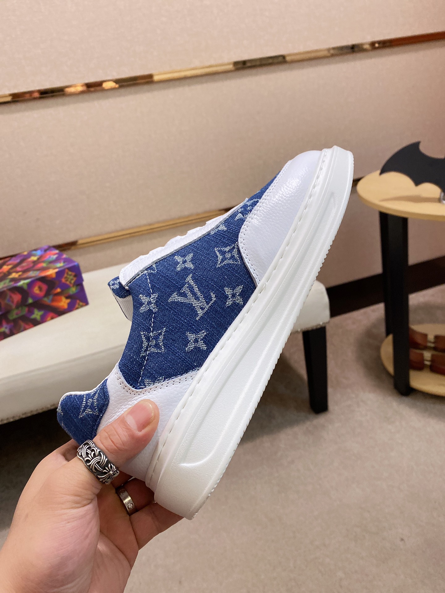 Louis Vuitton Low Top sneaker 108 - vstockx