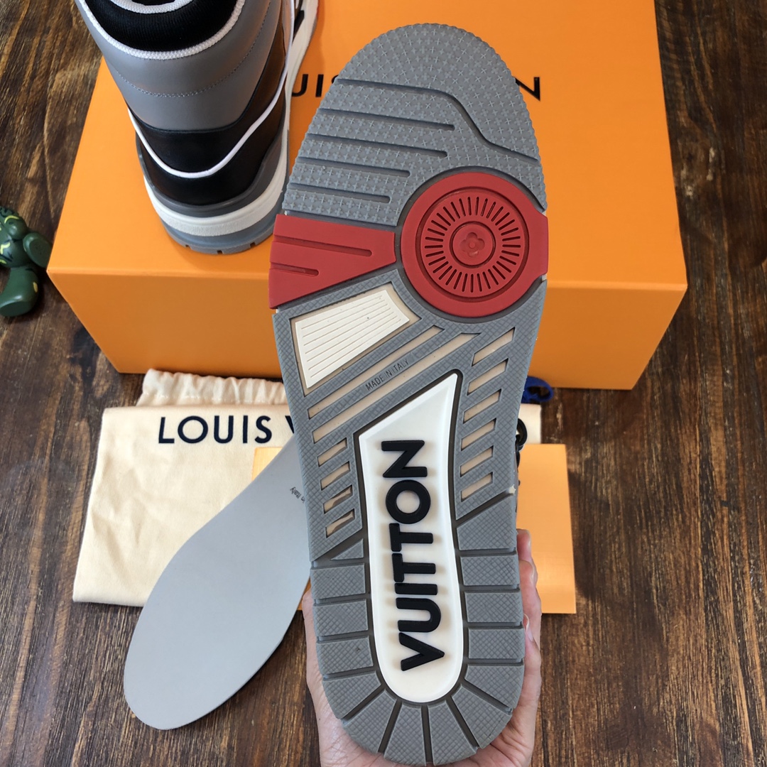 Louis Vuitton Trainer Sneakers 20 - vstockx