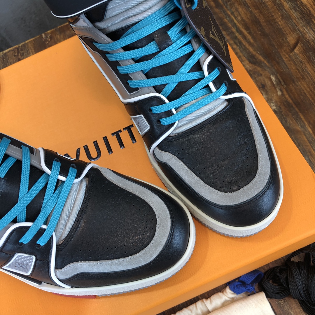 Louis Vuitton Trainer Sneakers 19 - vstockx