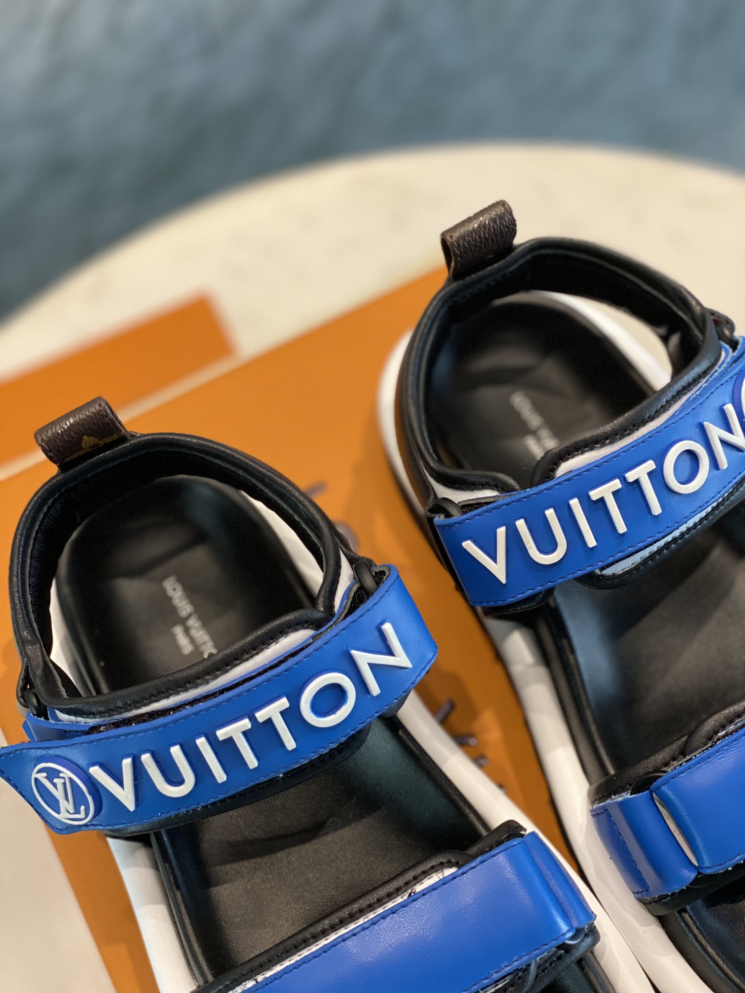 Louis Vuitton PASEO FLAT COMFORT SANDALS WOMEN 9 - vstockx