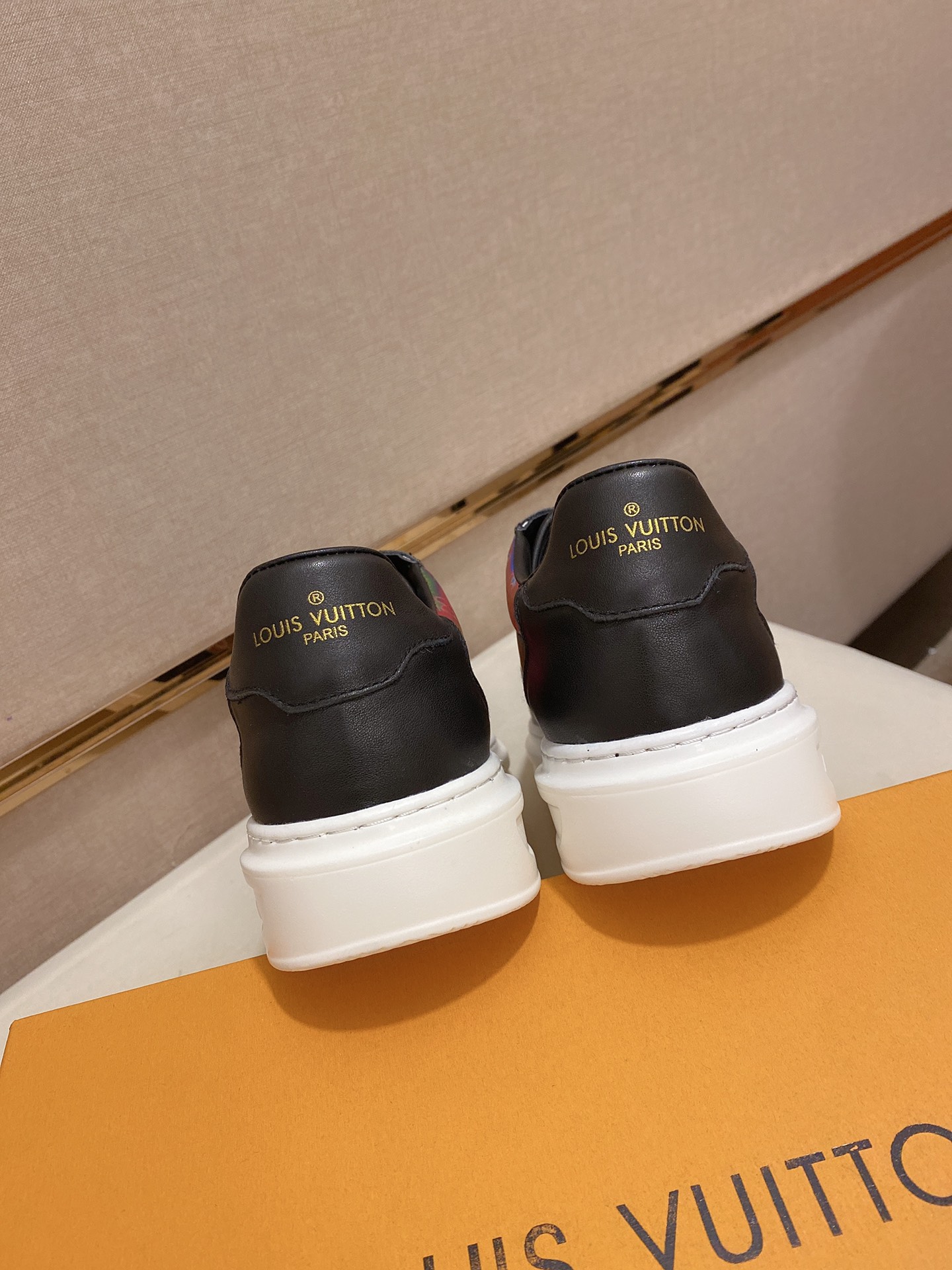 Louis Vuitton Low Top sneaker 117 - vstockx