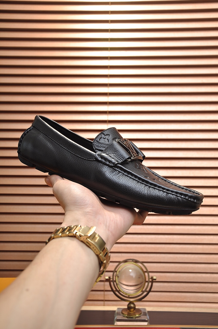 Louis Vuitton Leather Boots 2 - vstockx