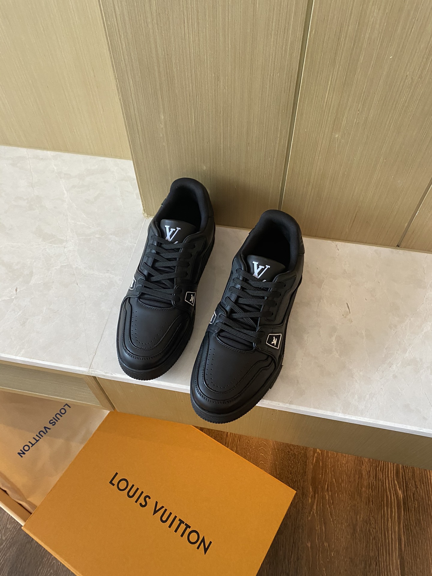 Louis Vuitton LV TRAINERS SNEAKER 9 - vstockx