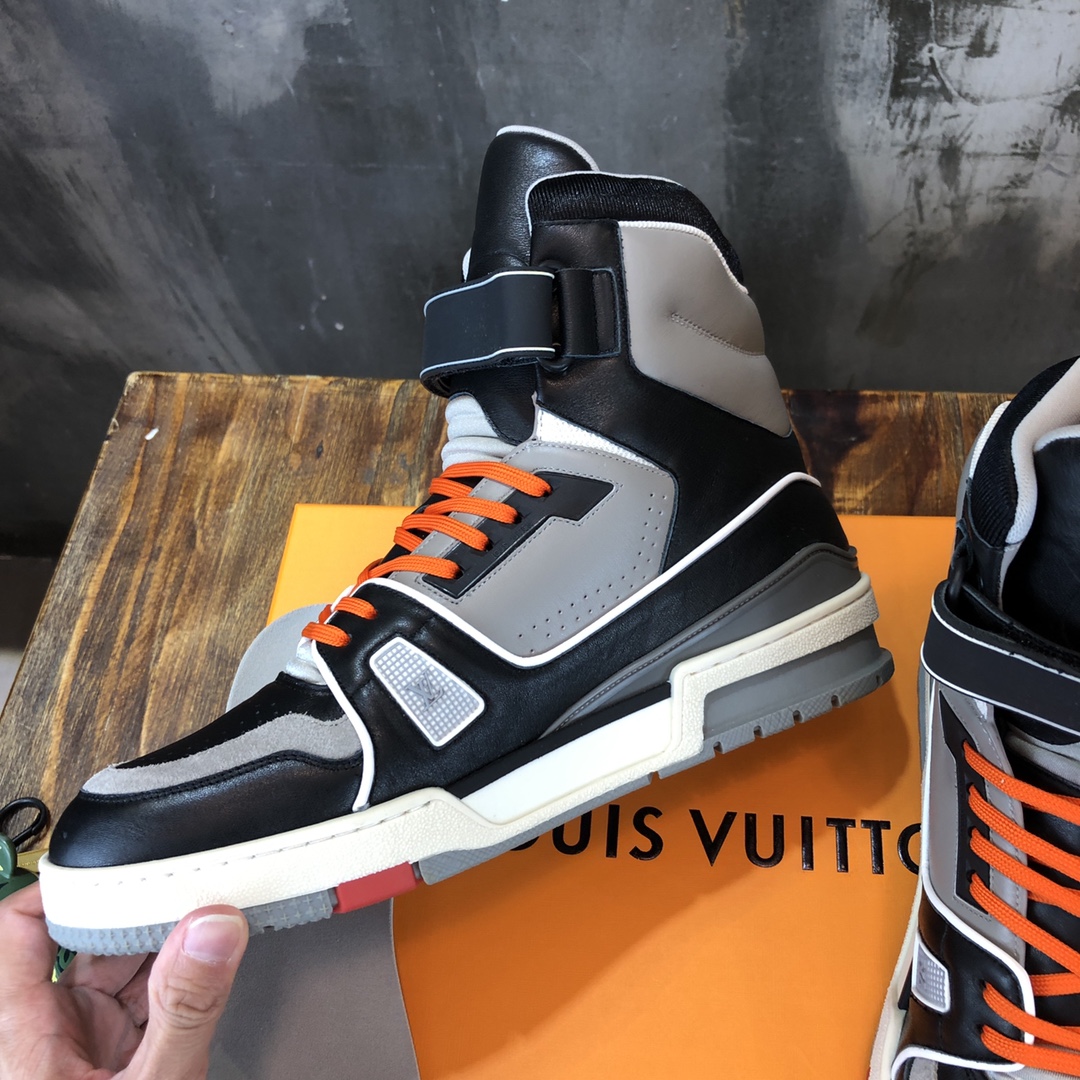 Louis Vuitton Trainer Sneakers 20 - vstockx