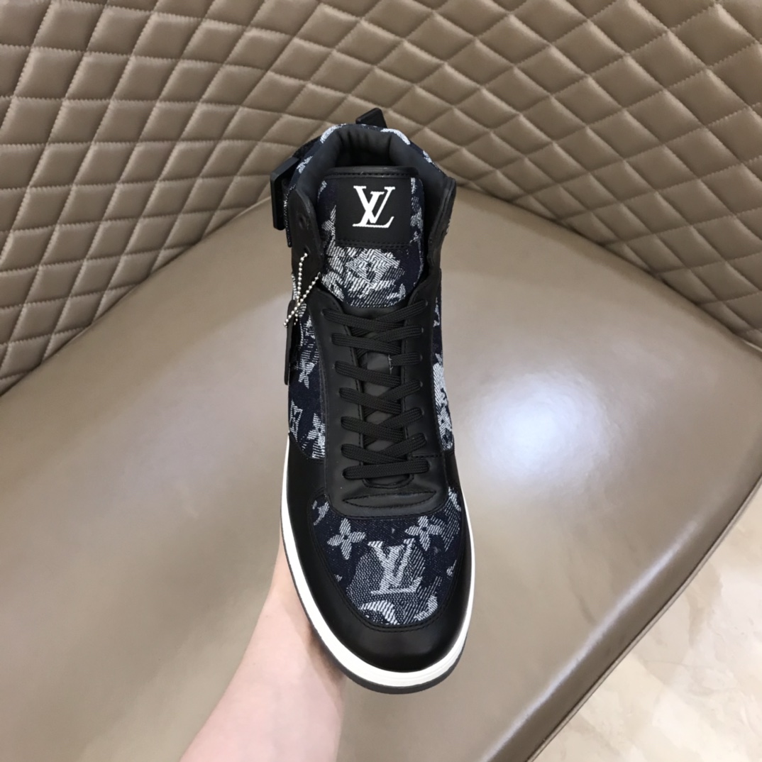 Louis Vuitton Rivoli sneaker 13 - vstockx