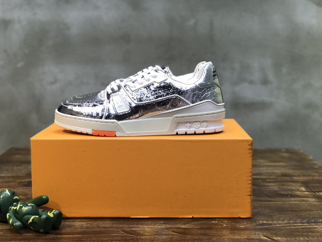 Louis Vuitton Trainer Sneakers 32 - vstockx