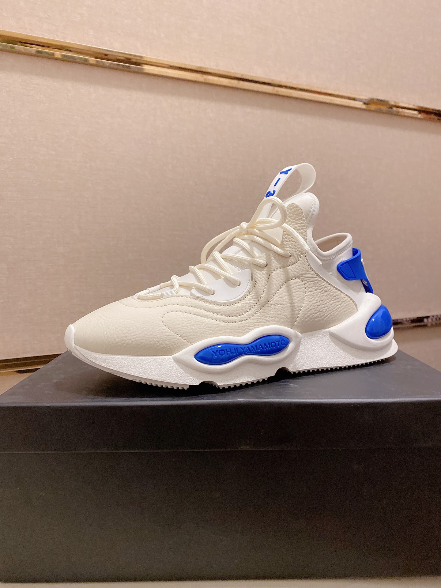 Y-3 Kaiwa Lace-Up Sneakers 6 - vstockx