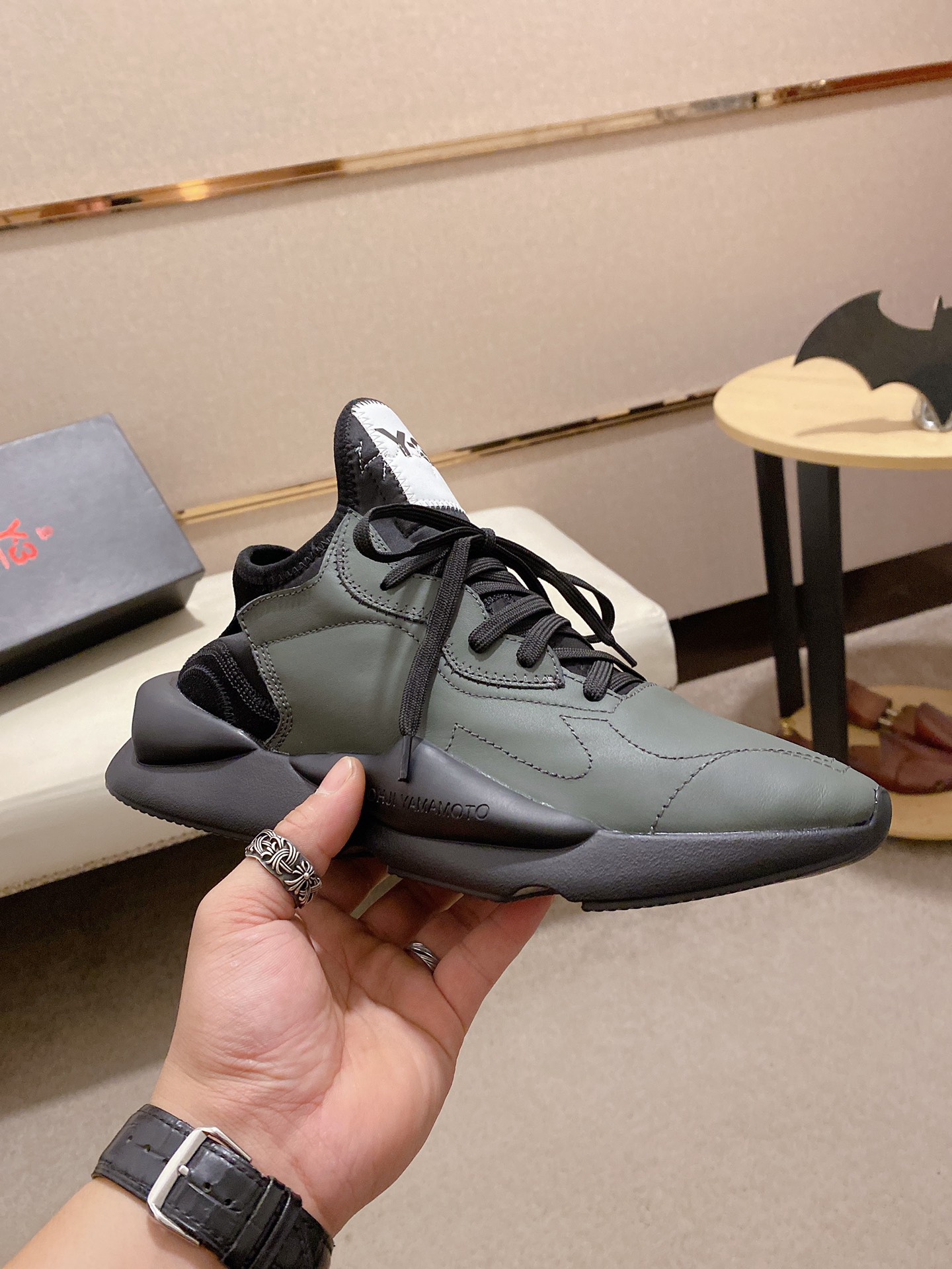 Y-3 Kaiwa Lace-Up Sneakers 21 - vstockx