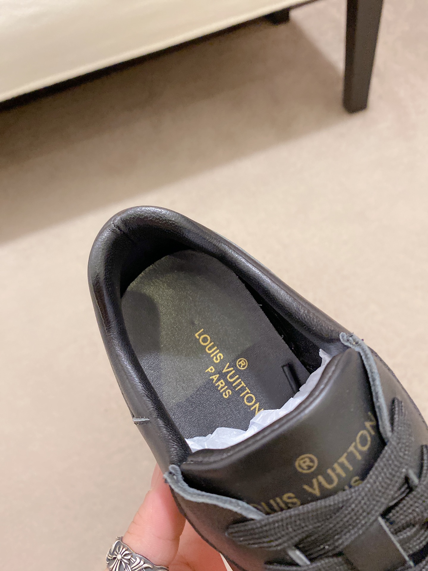 Louis Vuitton Low Top sneaker 126 - vstockx