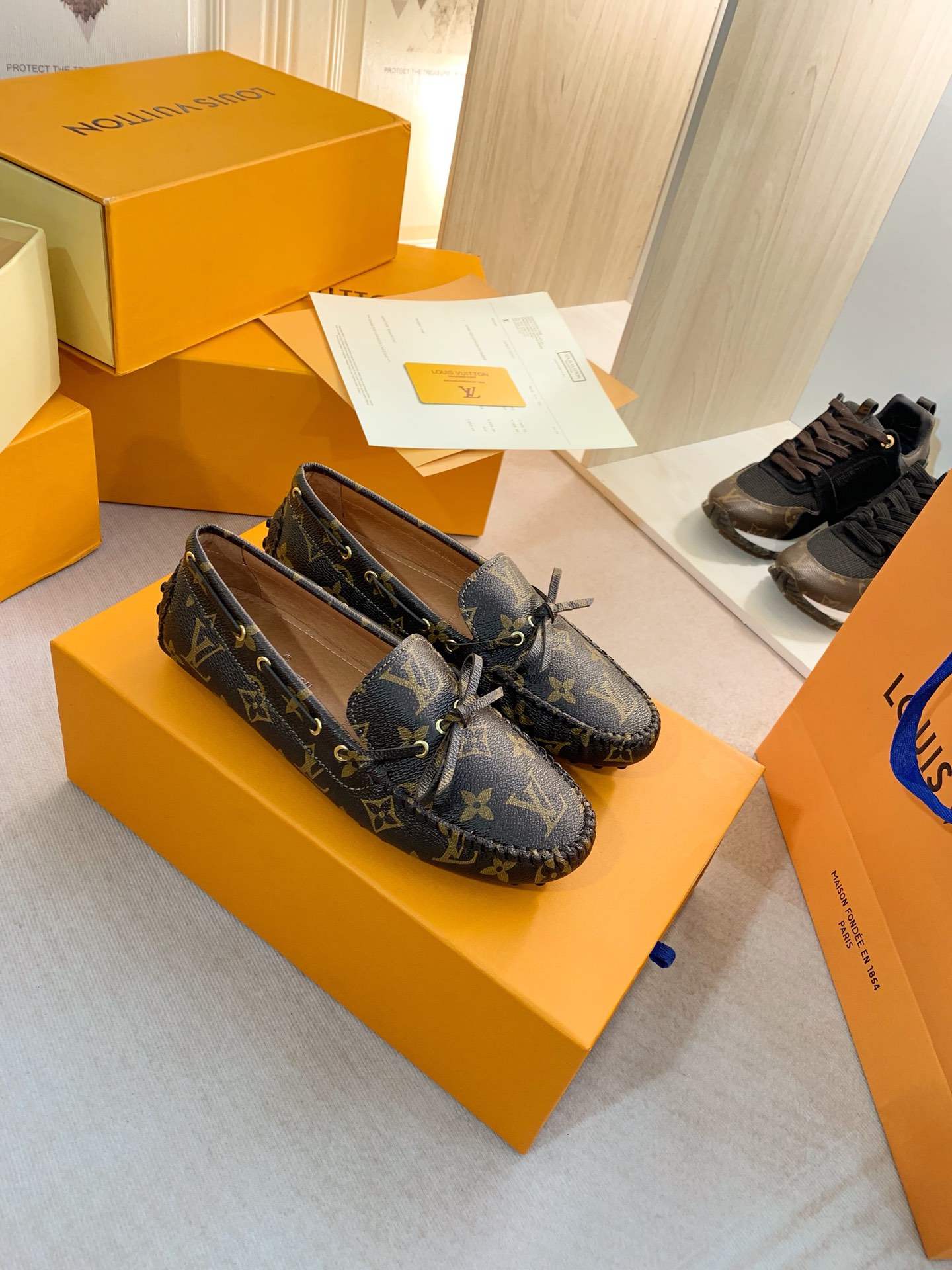 Louis Vuitton GLORIA FLAT LOAFERS WOMEN 11 - vstockx