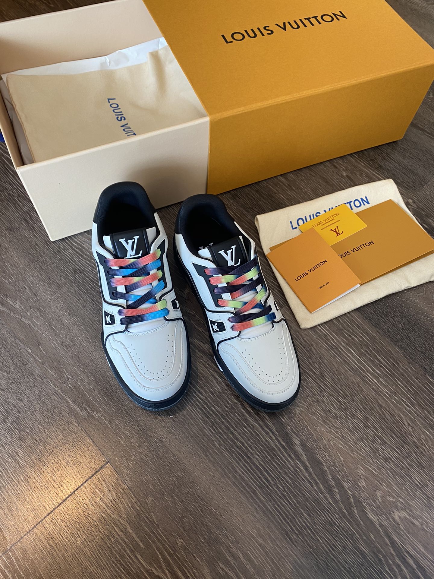Louis Vuitton LV TRAINERS SNEAKER 9 - vstockx