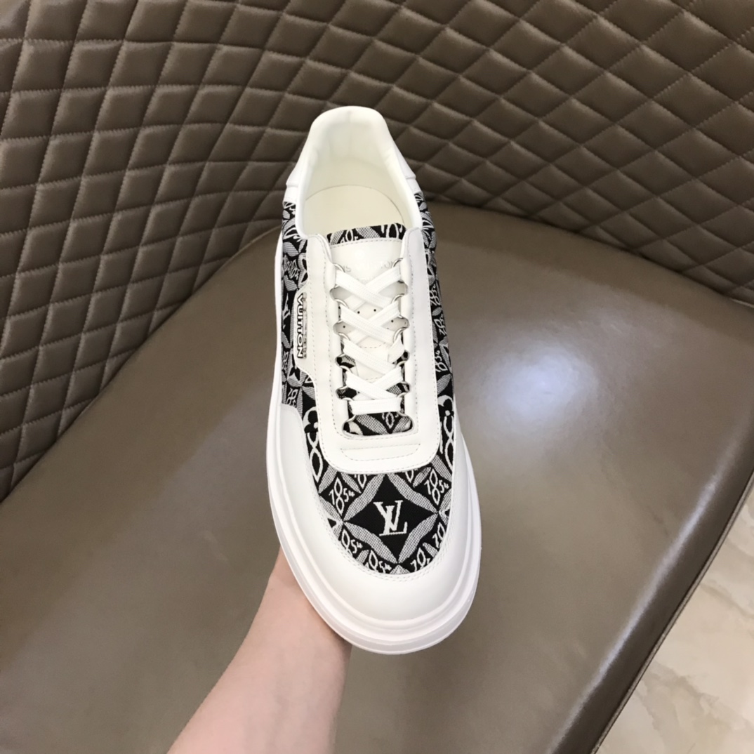 Louis Vuitton Low Top sneaker 2 - vstockx