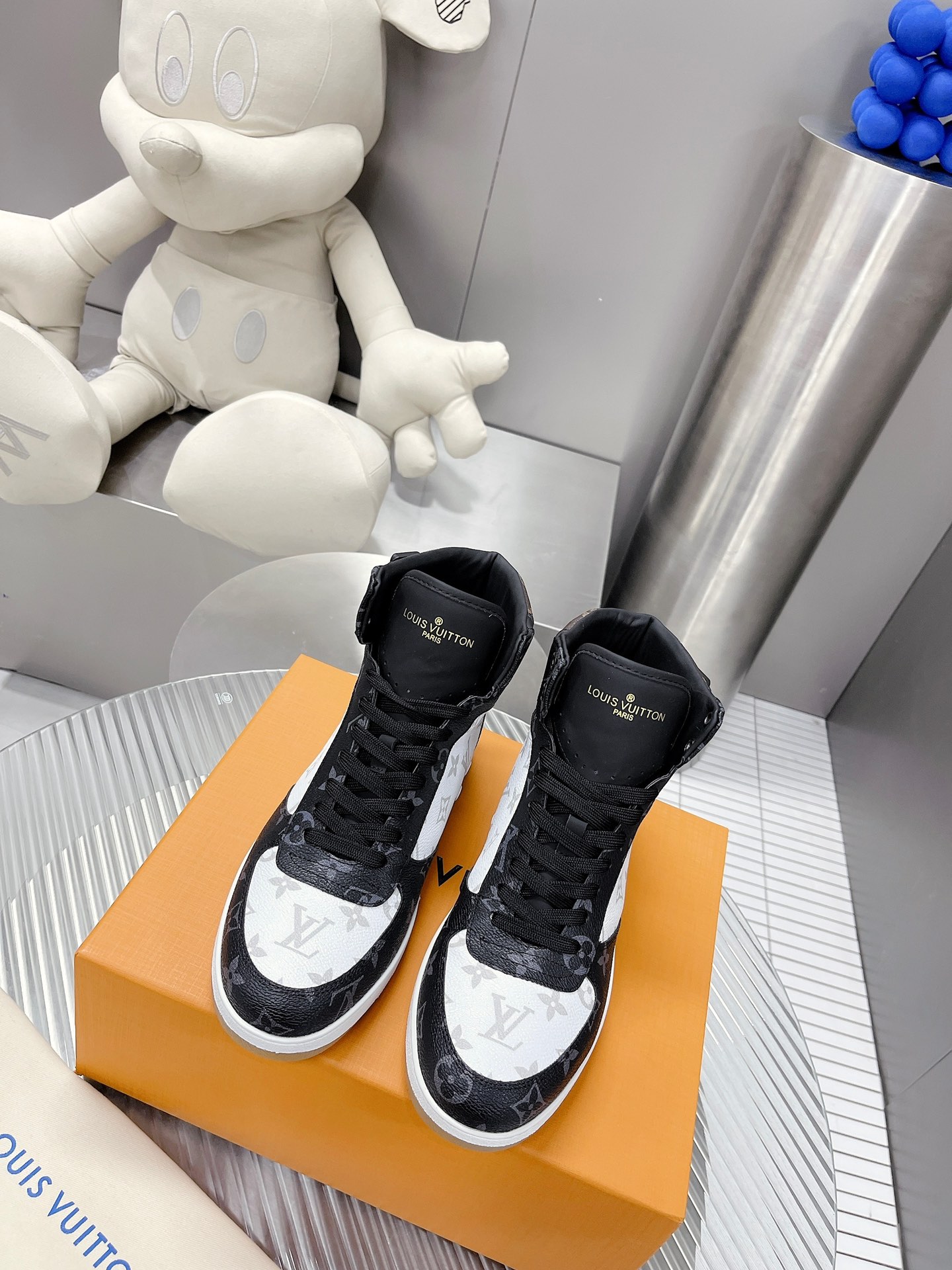 Louis Vuitton RIVOLI TRAINER BOOTS SNEAKER 11 - vstockx