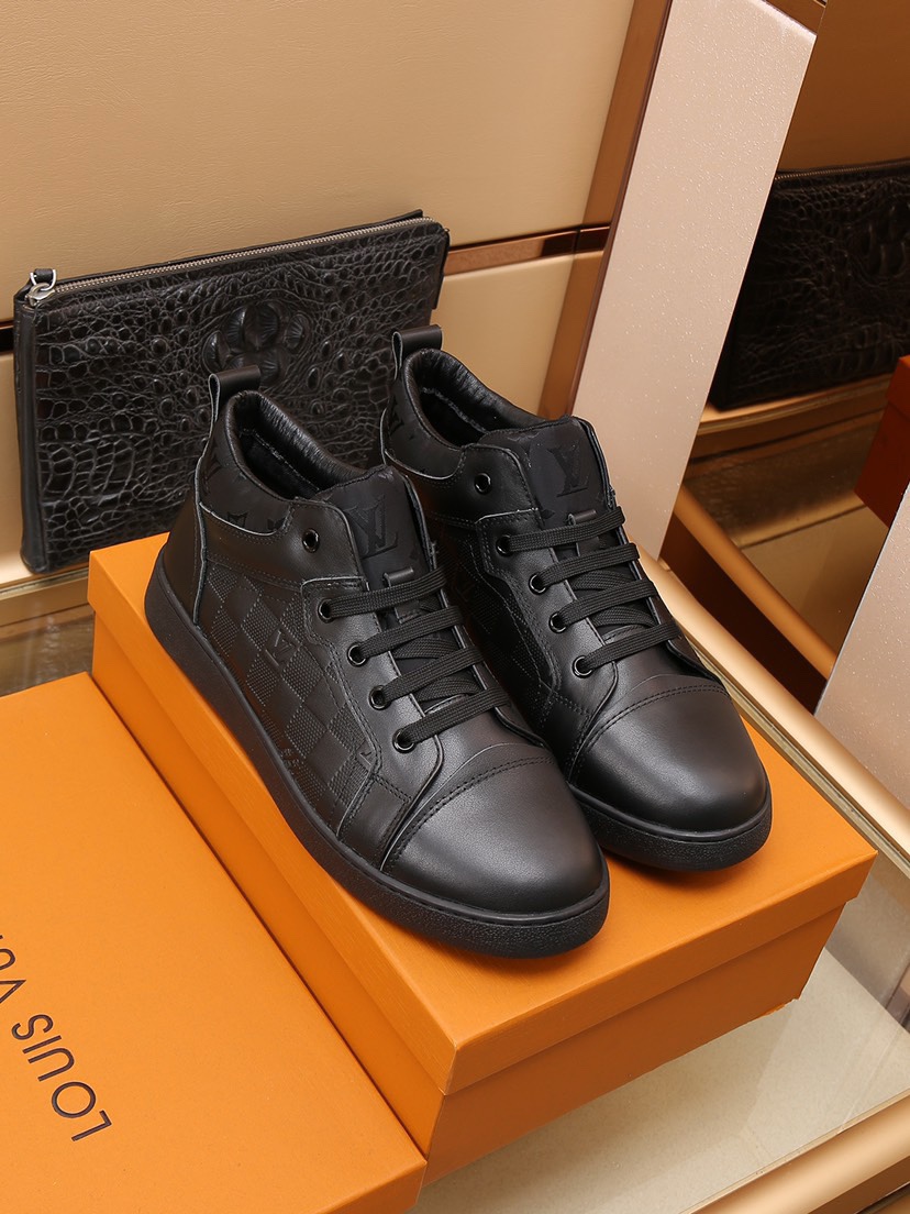 Louis Vuitton Low Top sneaker 4 - vstockx