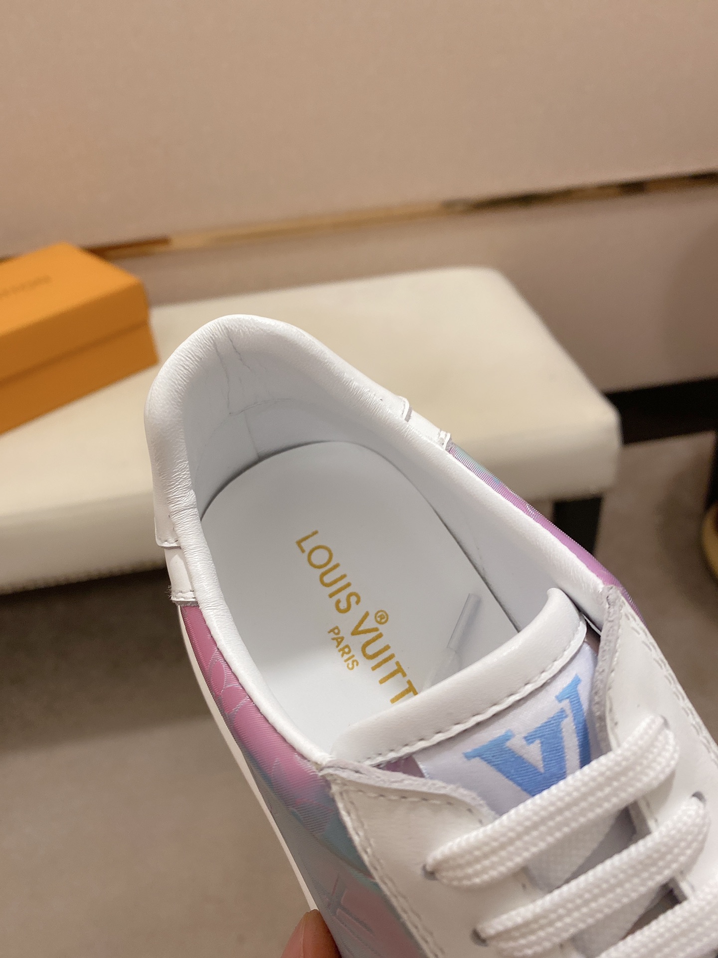 Louis Vuitton Low Top sneaker 116 - vstockx