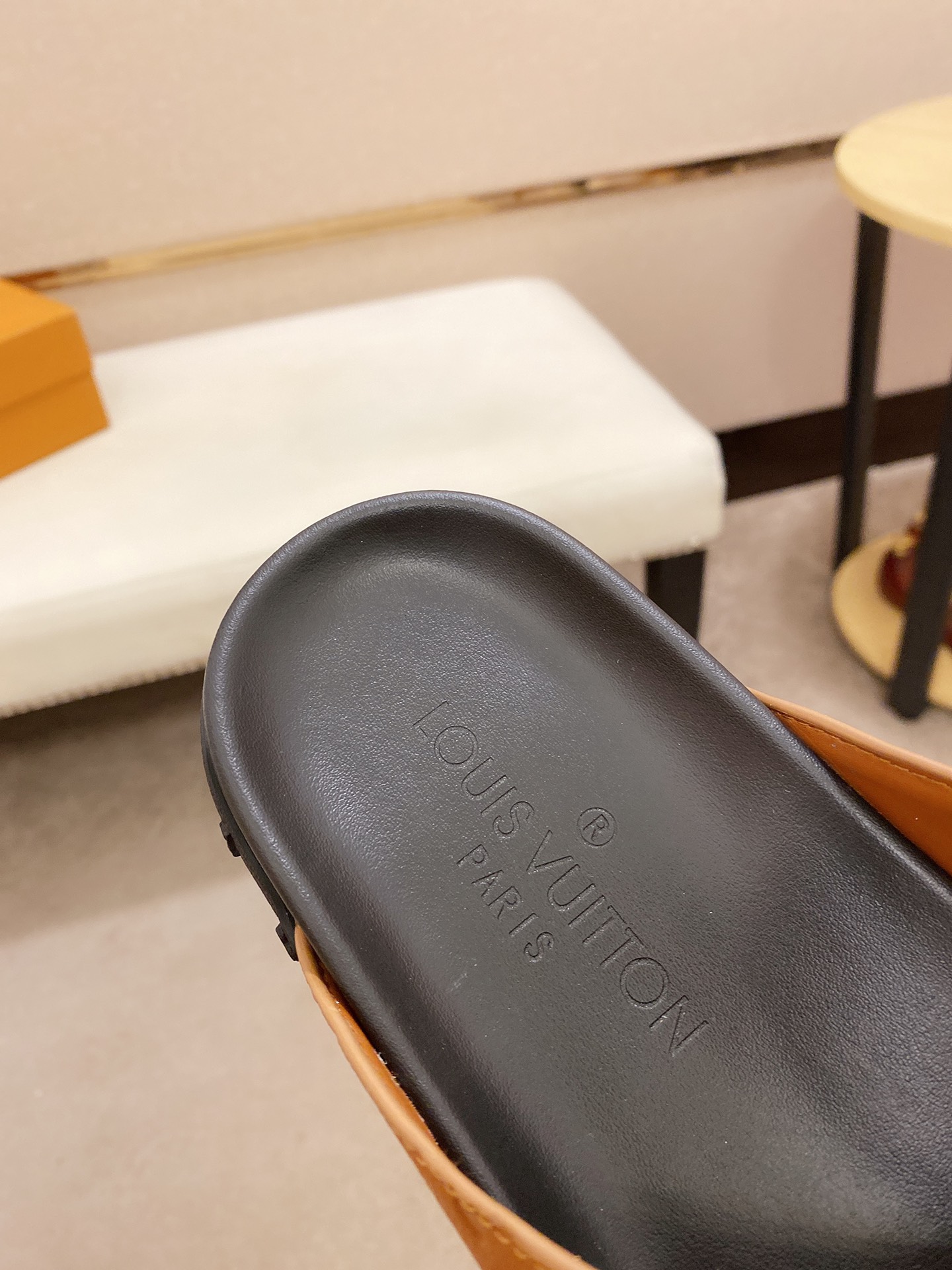 Louis Vuitton Slipper 12 - vstockx