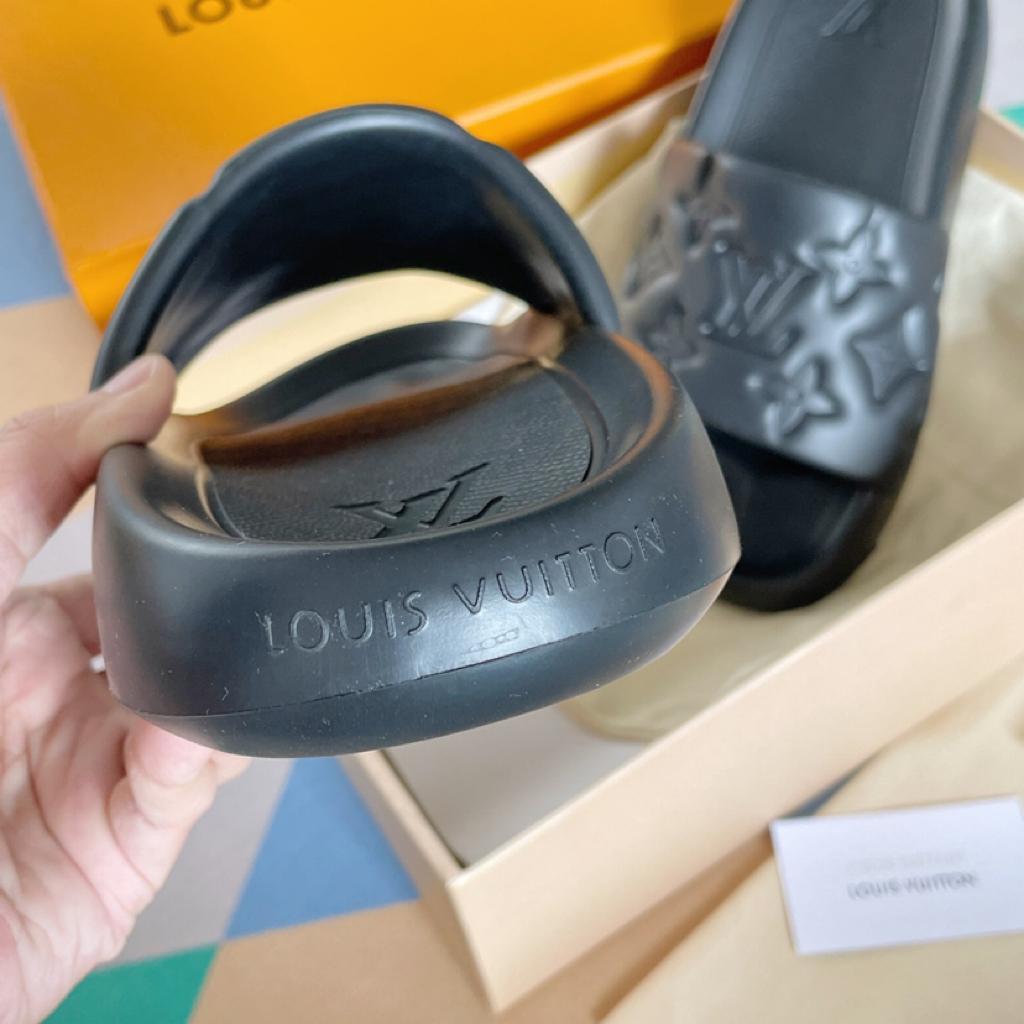 Louis Vuitton Waterfront Sandals Black - vstockx