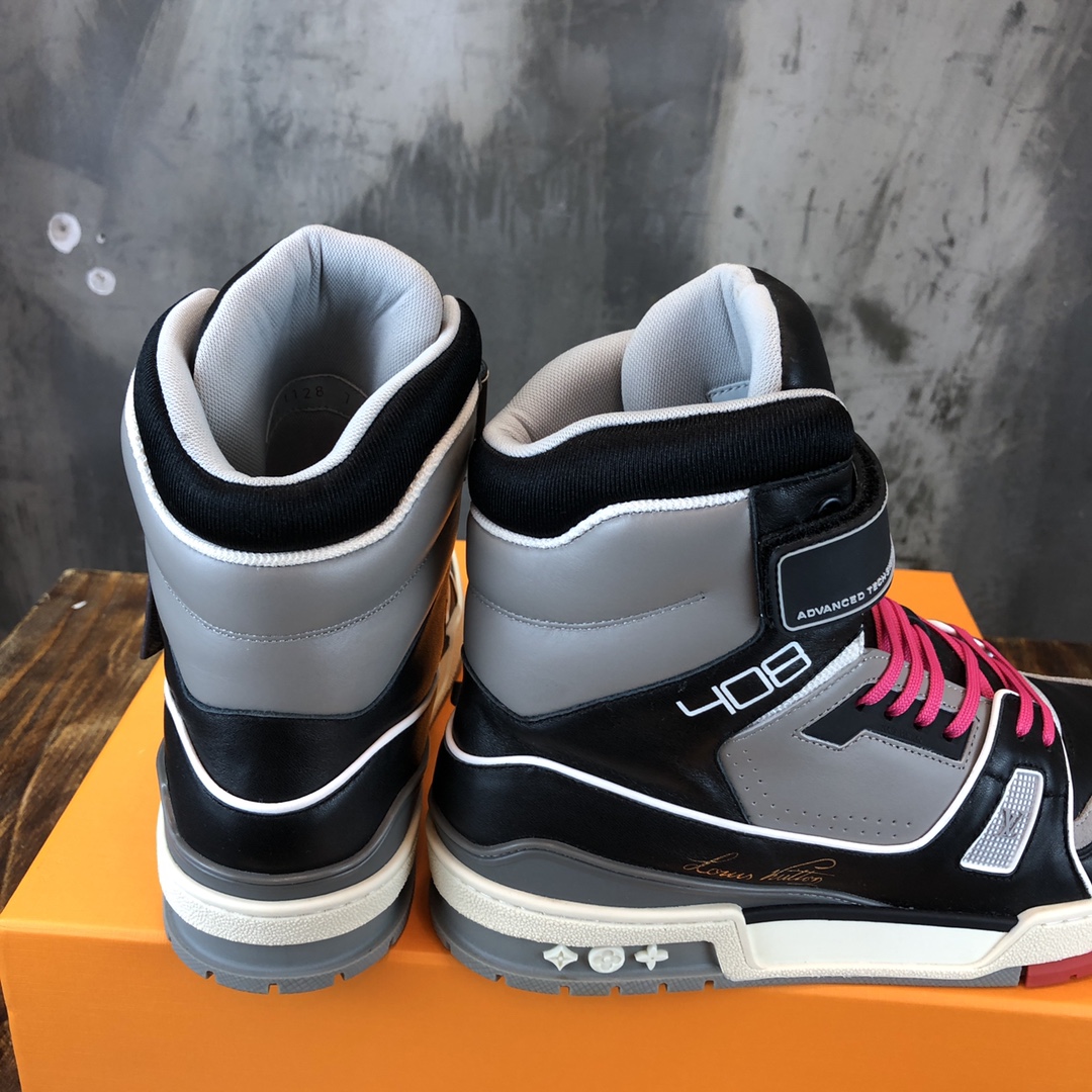 Louis Vuitton Trainer Sneakers 17 - vstockx