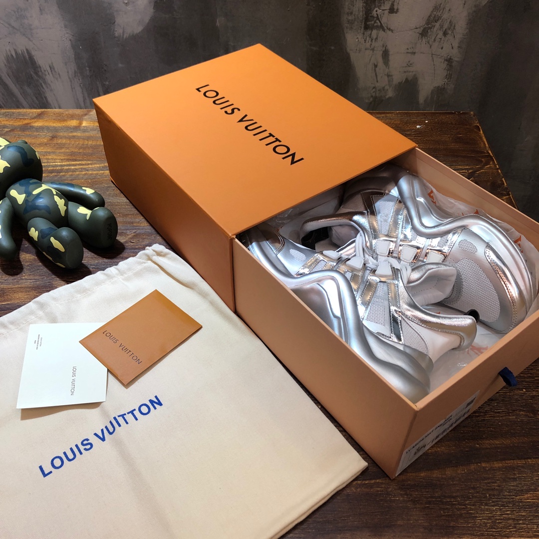 Louis Vuitton Archlight 25 - vstockx