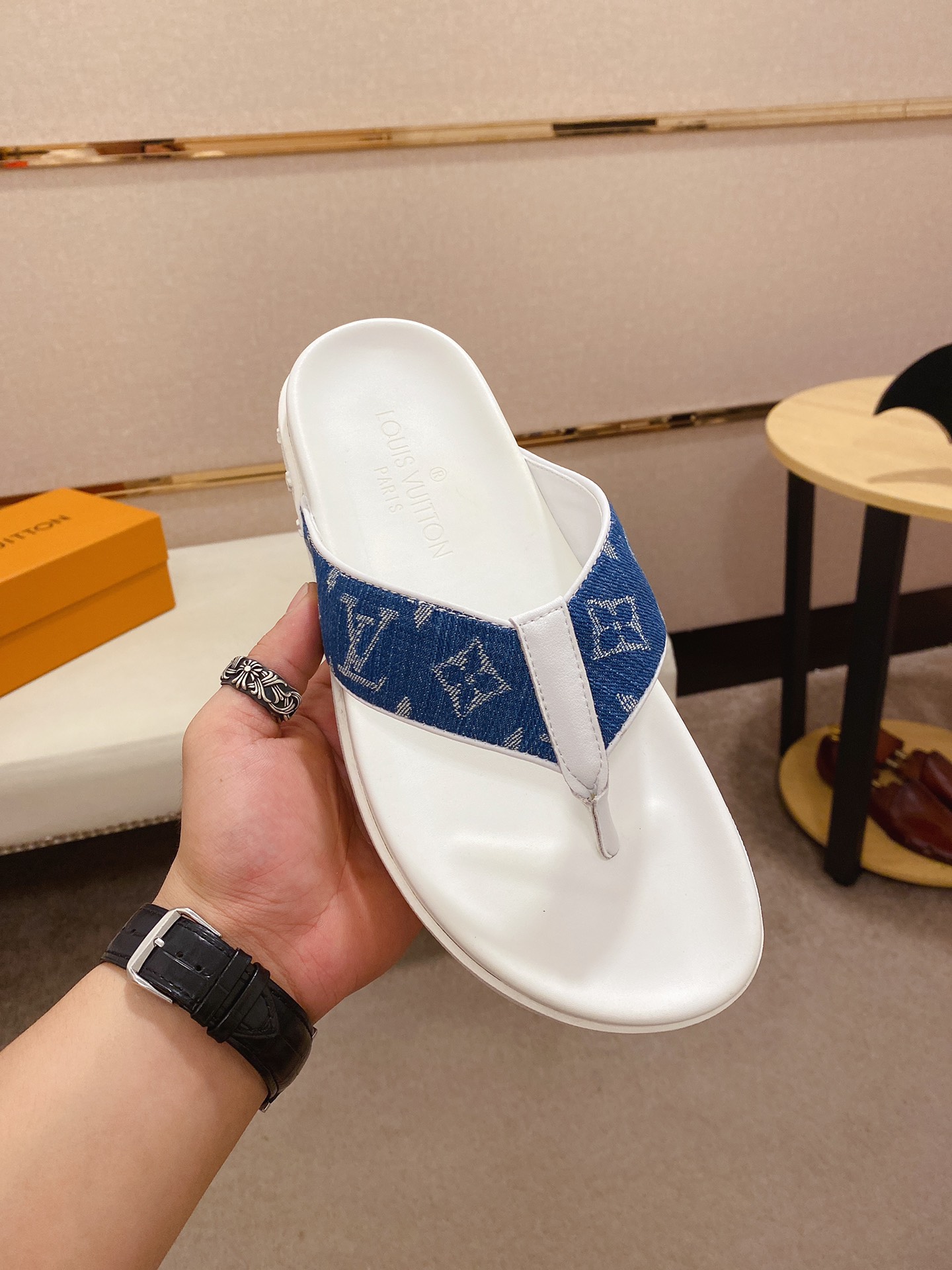 Louis Vuitton Slipper 17 - vstockx