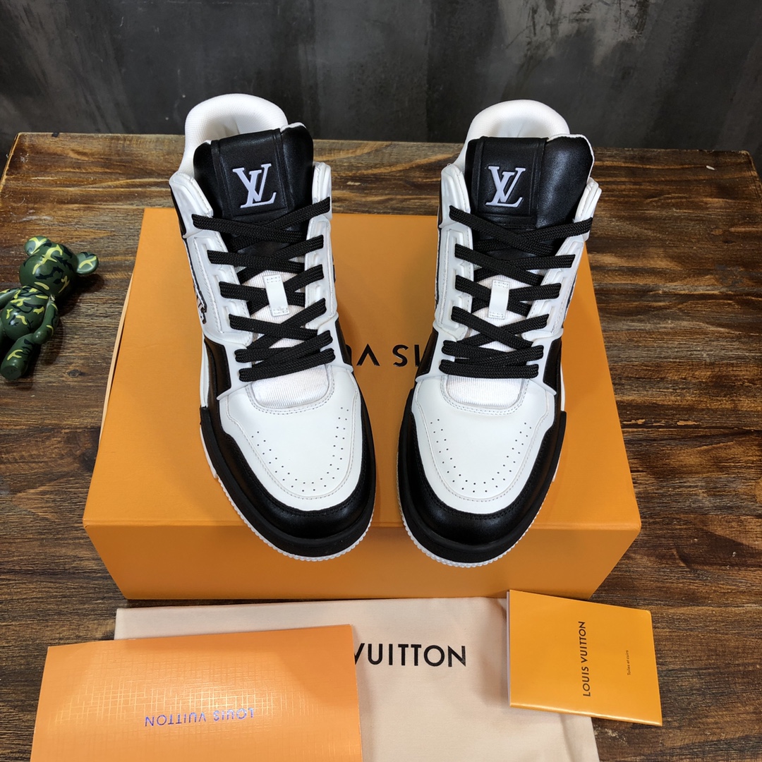 Louis Vuitton Trainer Sneakers 11 - vstockx