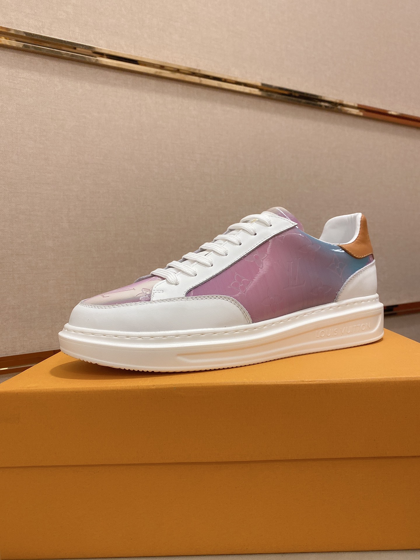 Louis Vuitton Low Top sneaker 114 - vstockx