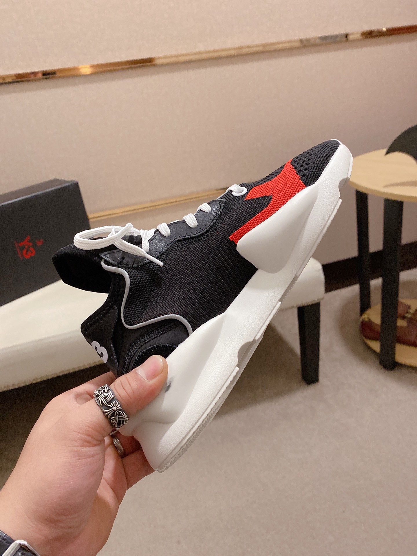 Y-3 Kaiwa Lace-Up Sneakers 13 - vstockx