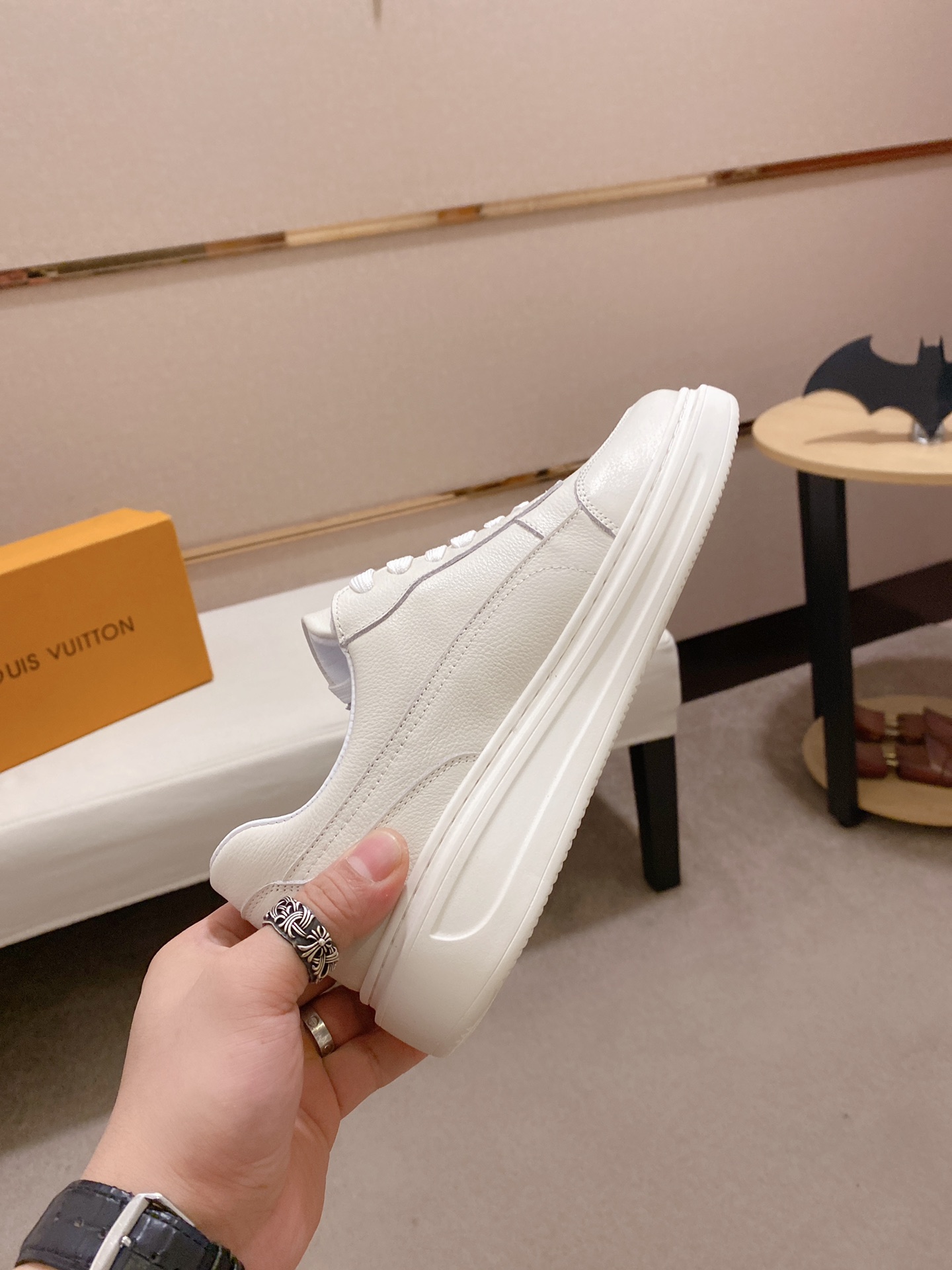 Louis Vuitton Low Top sneaker 125 - vstockx