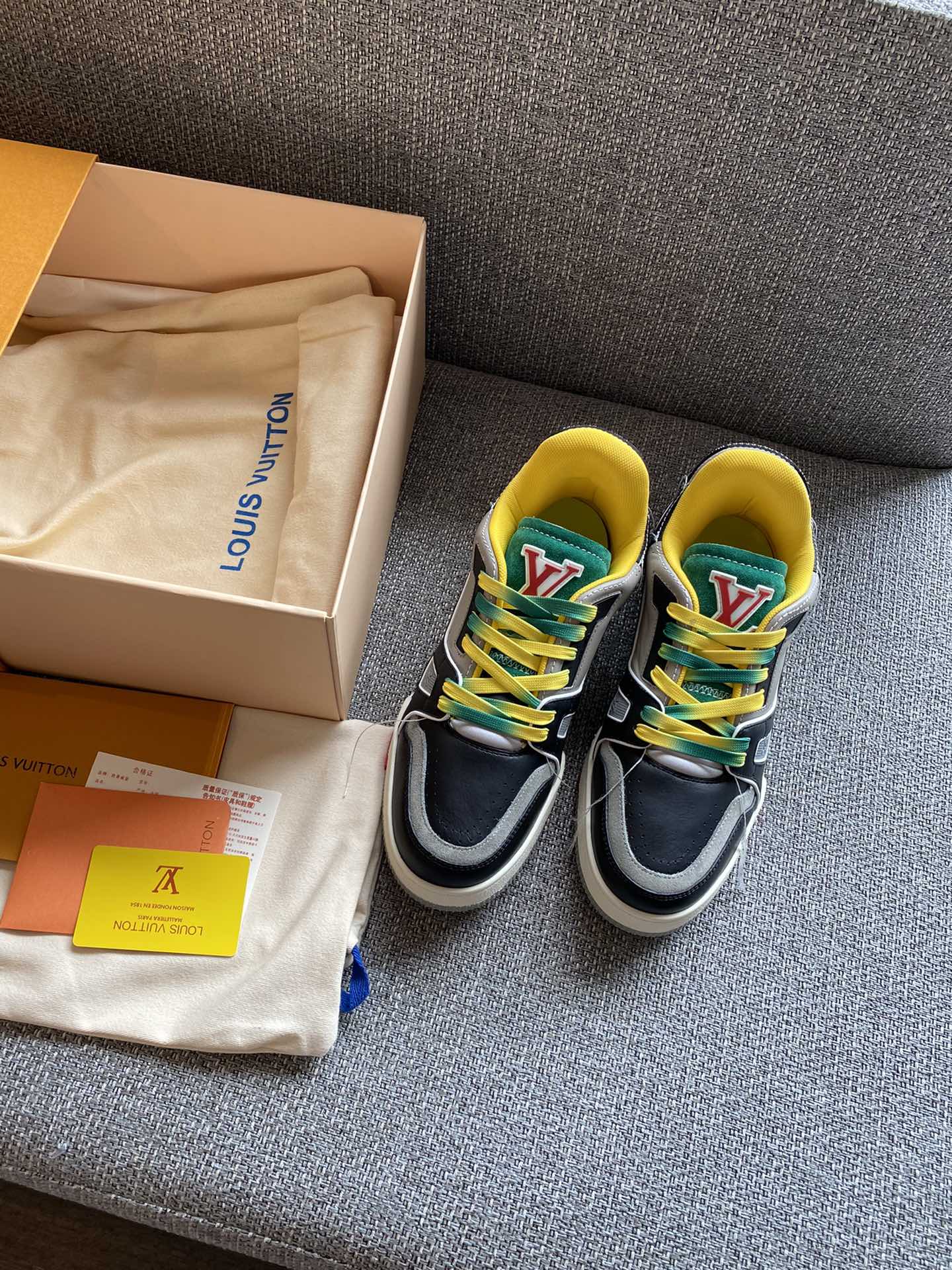 Louis Vuitton LV TRAINERS SNEAKER 9 - vstockx