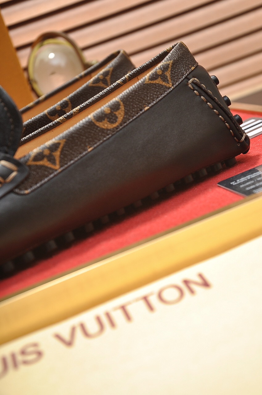 Louis Vuitton Leather Boots 12 - vstockx