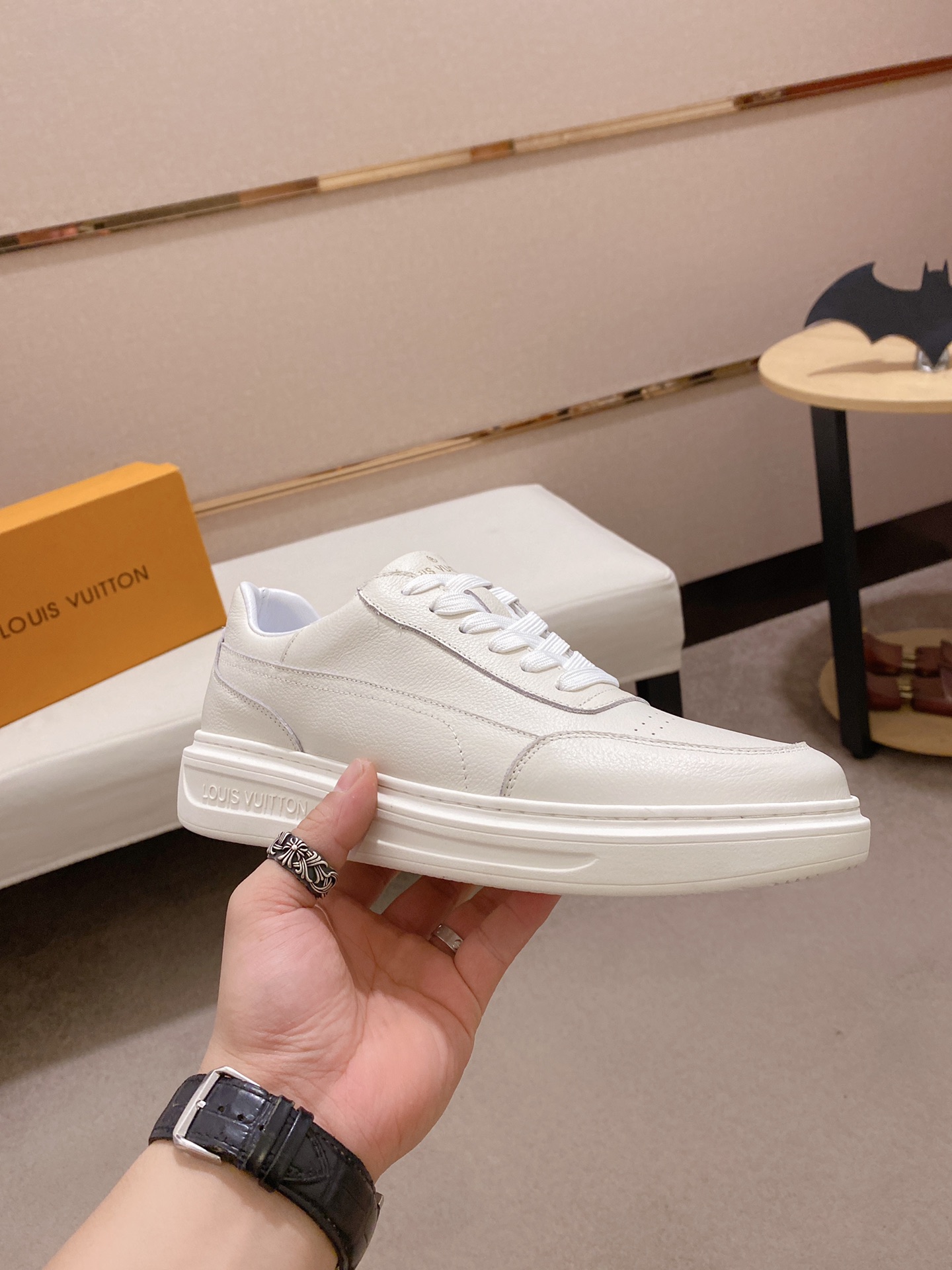 Louis Vuitton Low Top sneaker 125 - vstockx