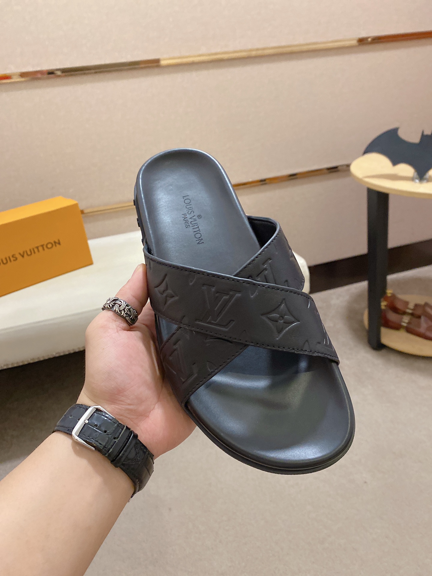 Louis Vuitton Slipper 10 - vstockx