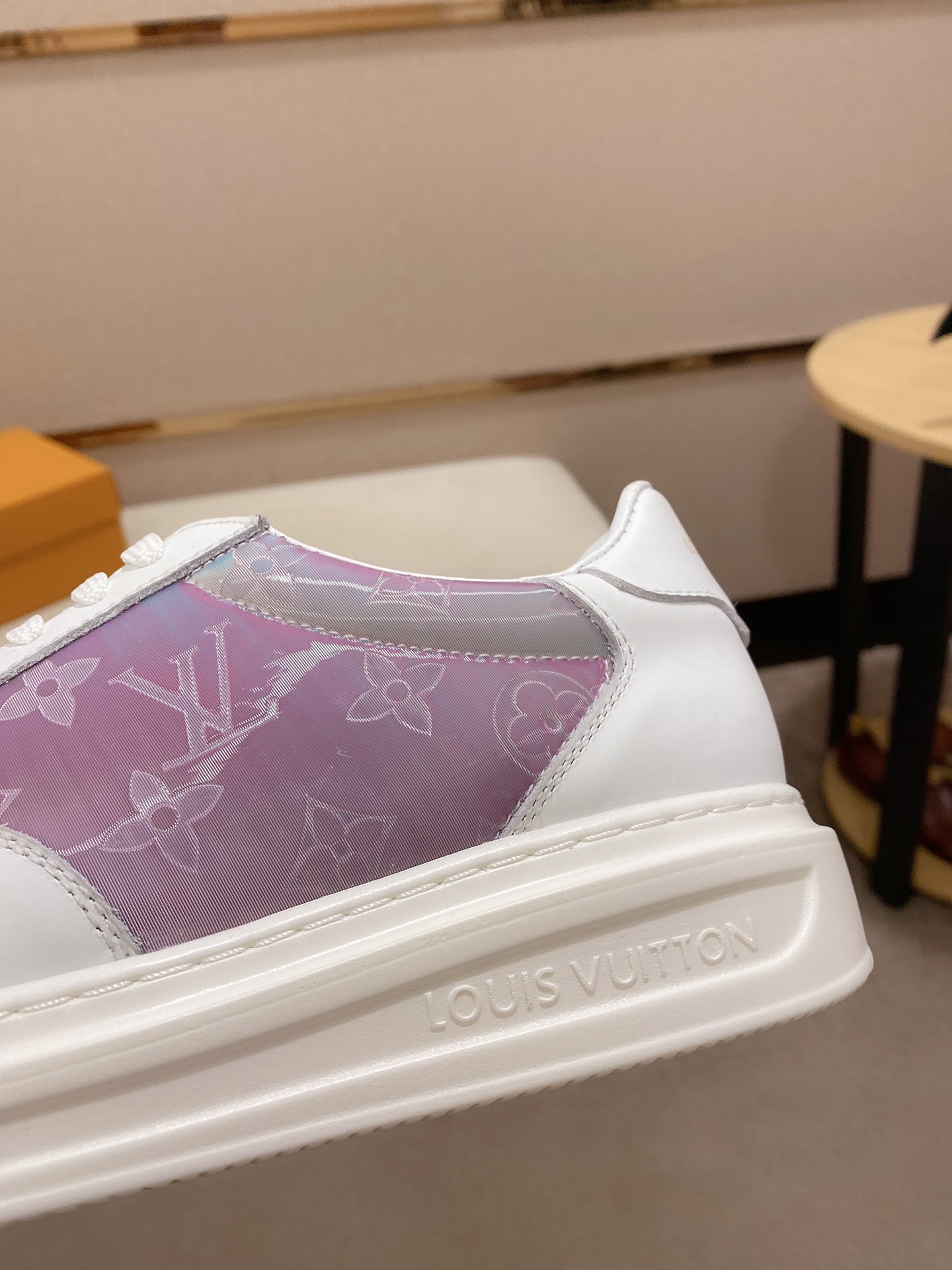 Louis Vuitton Low Top sneaker 116 - vstockx