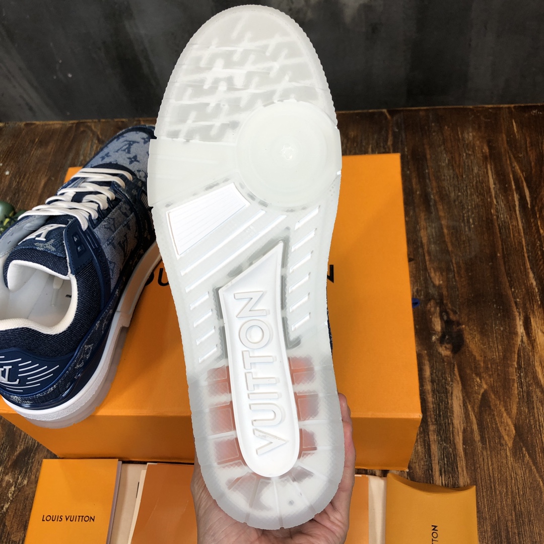 Louis Vuitton Trainer Sneakers 67 - vstockx