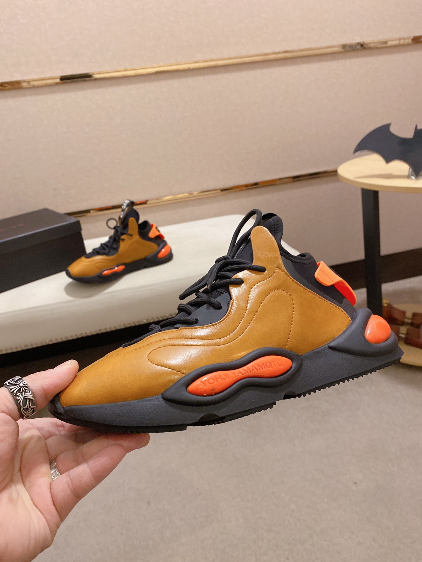 Y-3 Kaiwa Lace-Up Sneakers 4 - vstockx