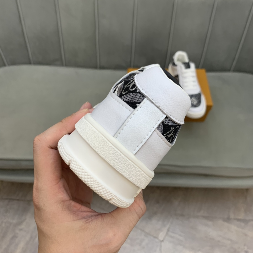 Louis Vuitton Low Top sneaker 12 - vstockx