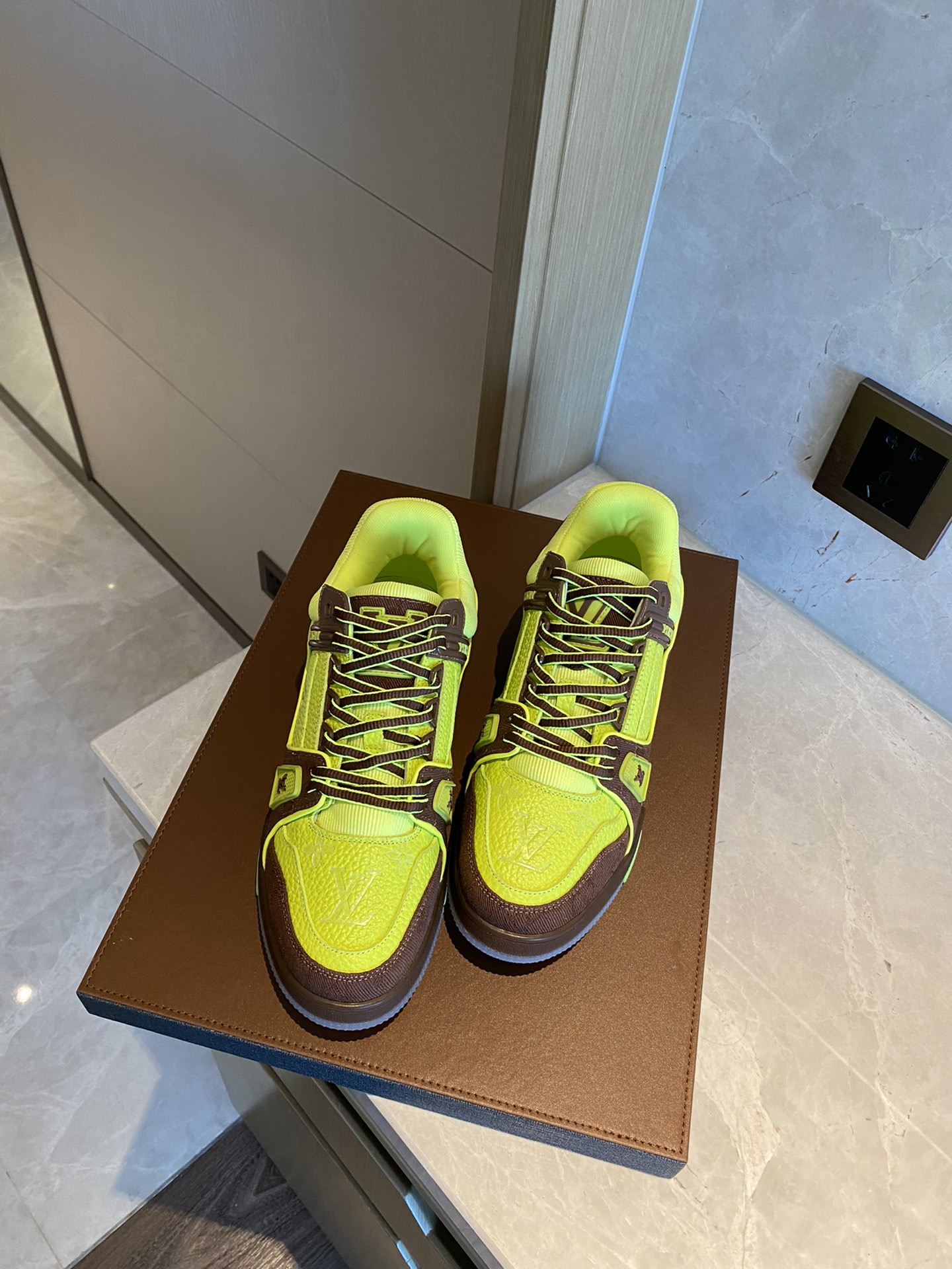 Louis Vuitton LV TRAINERS SNEAKER 9 - vstockx
