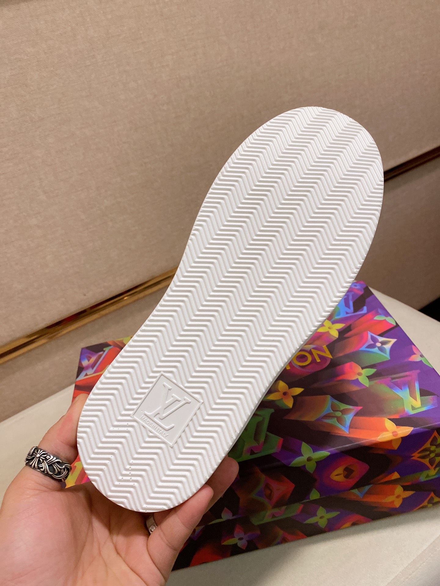 Louis Vuitton Low Top sneaker 109 - vstockx