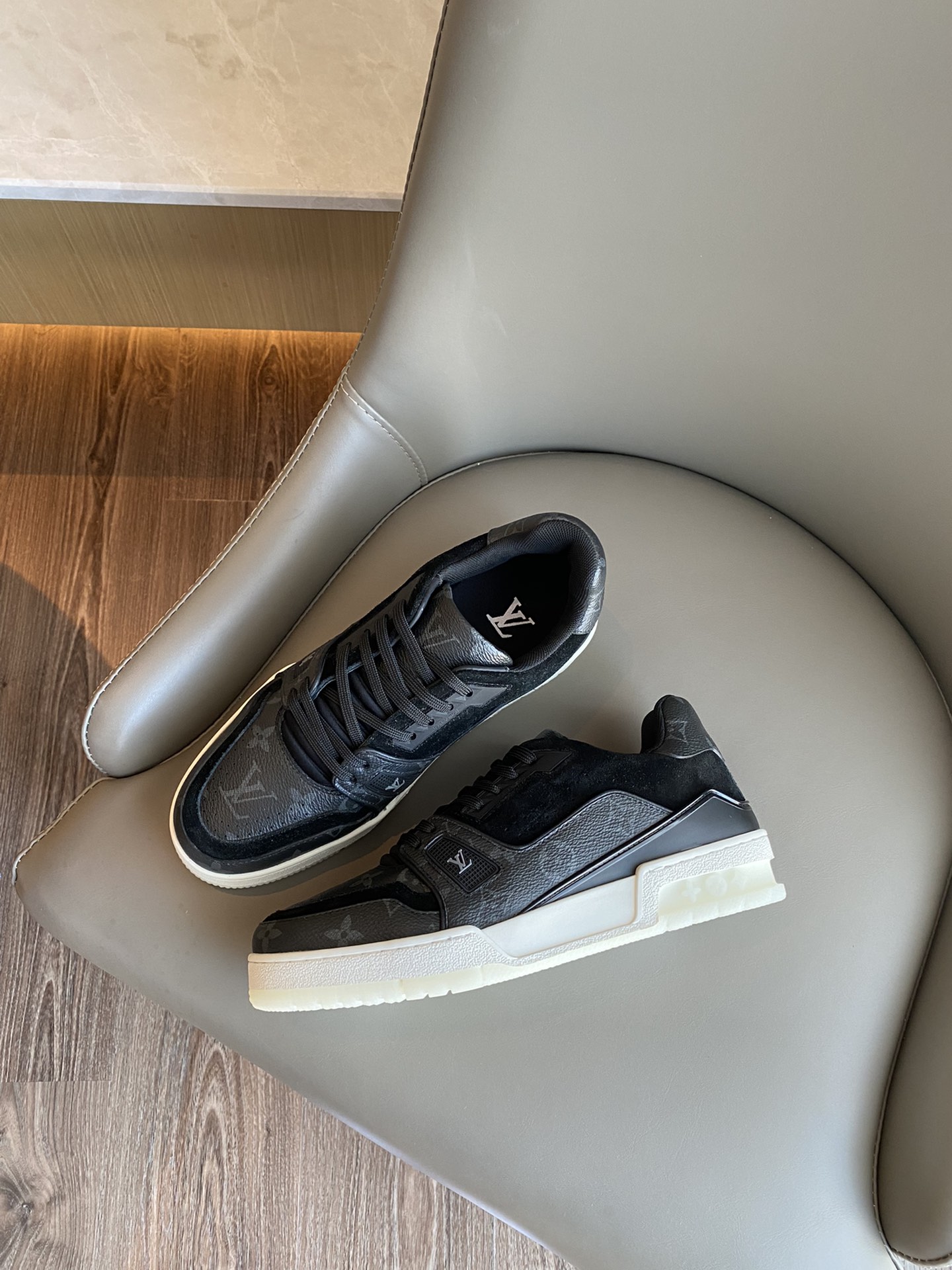 Louis Vuitton LV TRAINERS SNEAKER 9 - vstockx