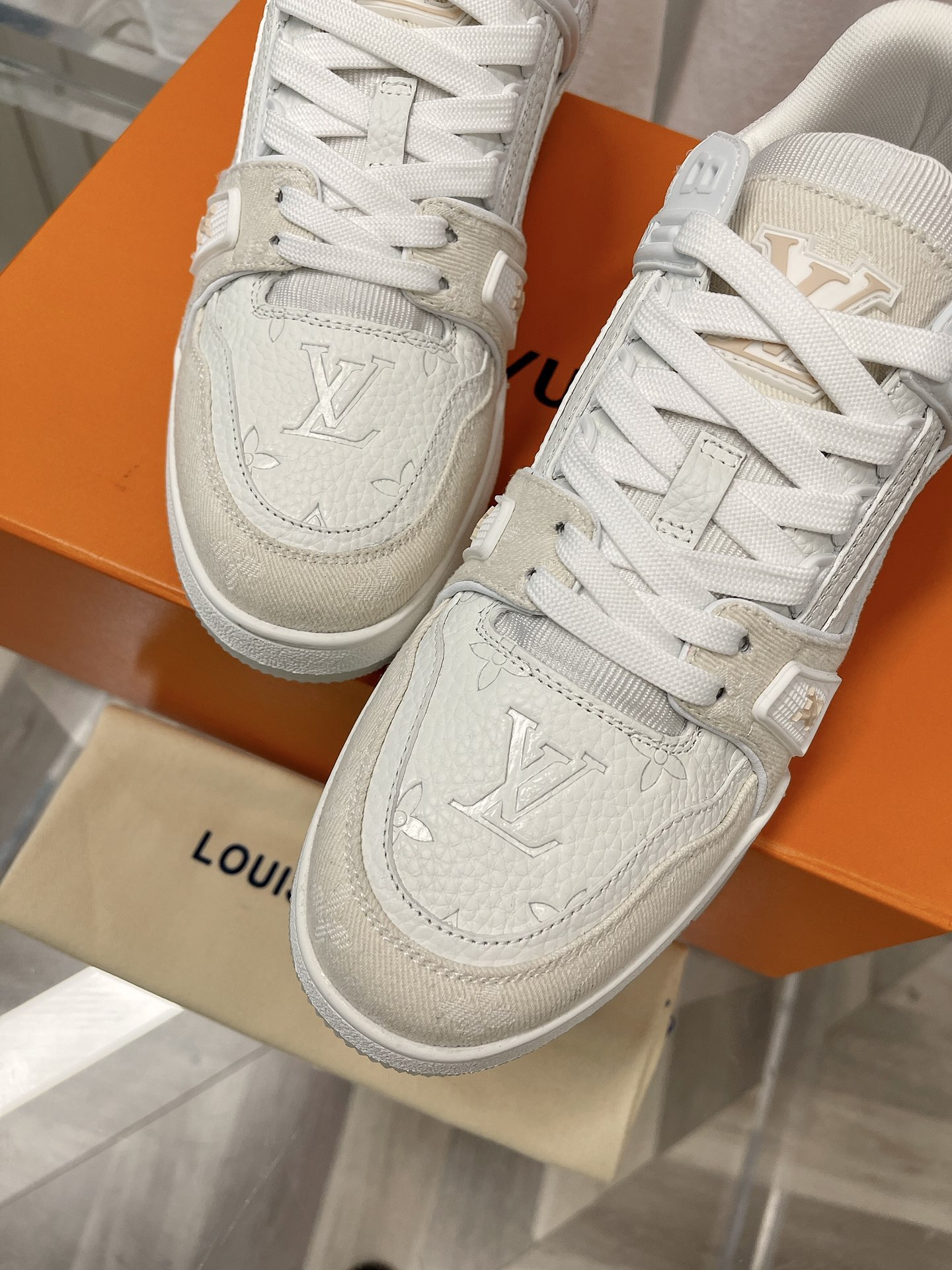 Louis Vuitton LV TRAINERS SNEAKER 2 - vstockx