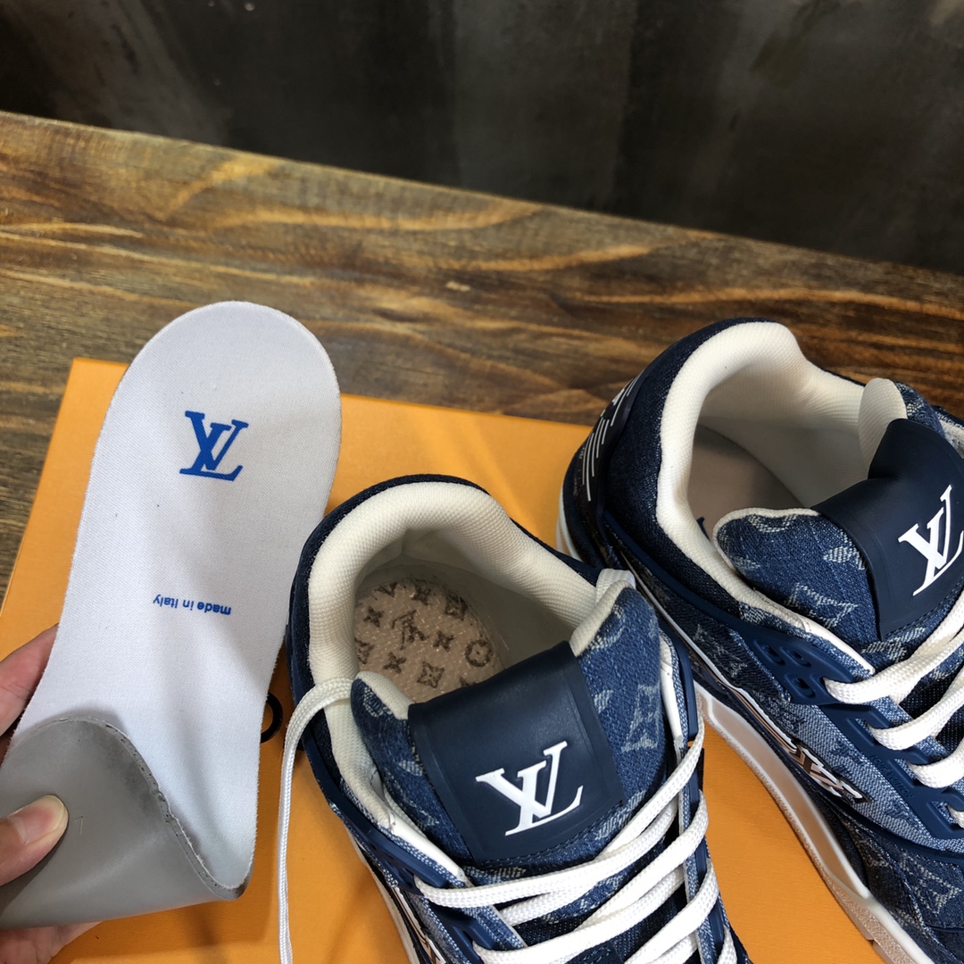Louis Vuitton Trainer Sneakers 12 - vstockx