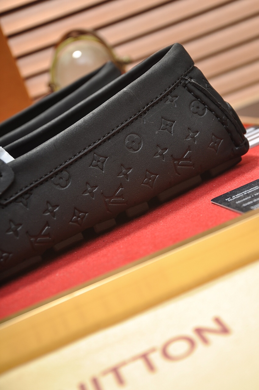 Louis Vuitton Leather Boots 26 - vstockx