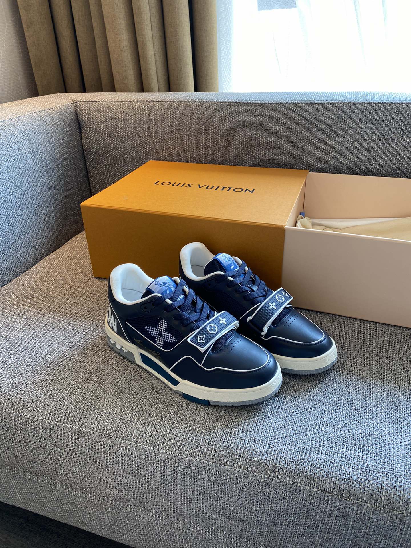 Louis Vuitton LV TRAINERS SNEAKER 9 - vstockx